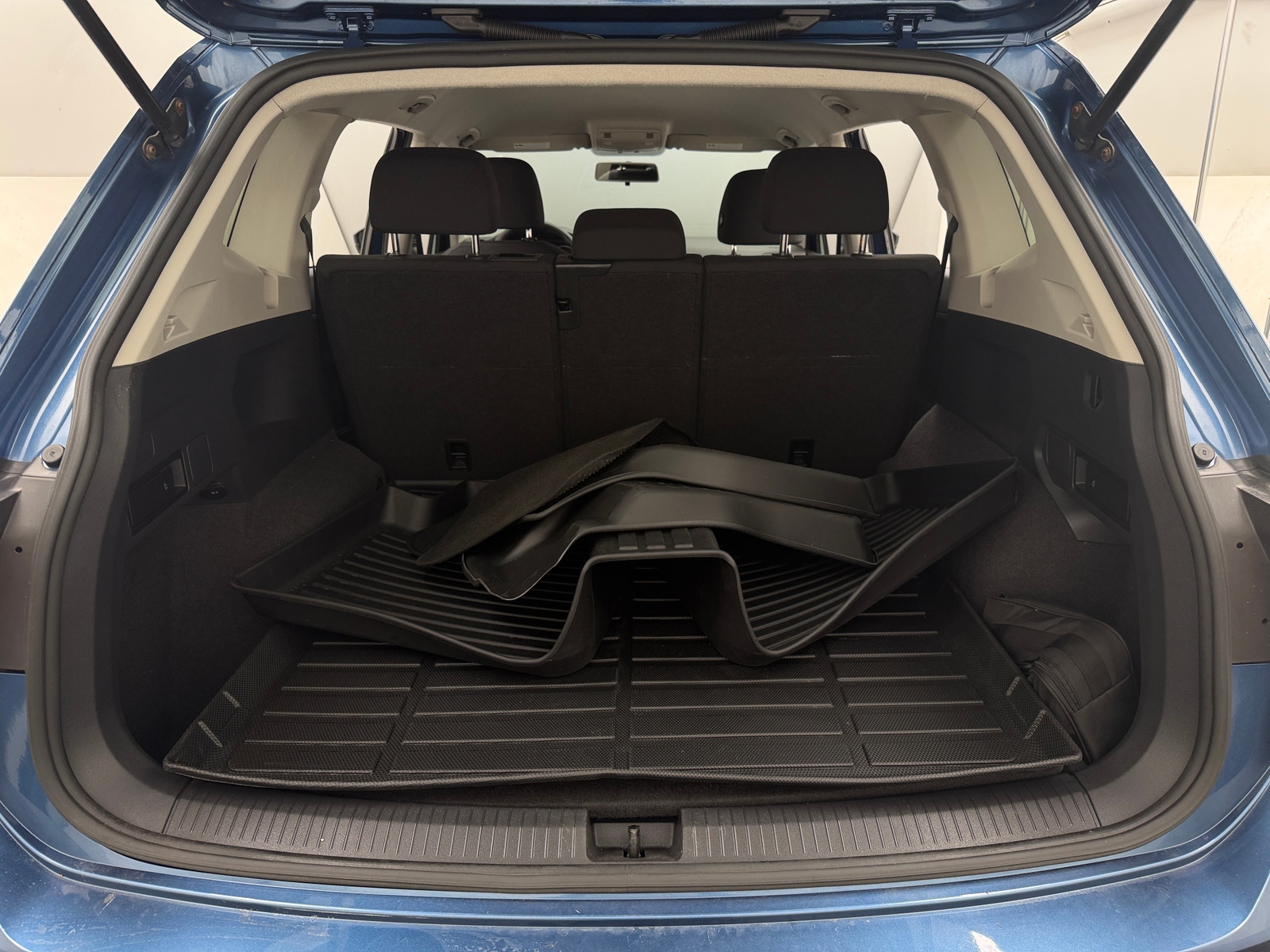 Thumbnail: 2019 Volkswagen Tiguan - 7