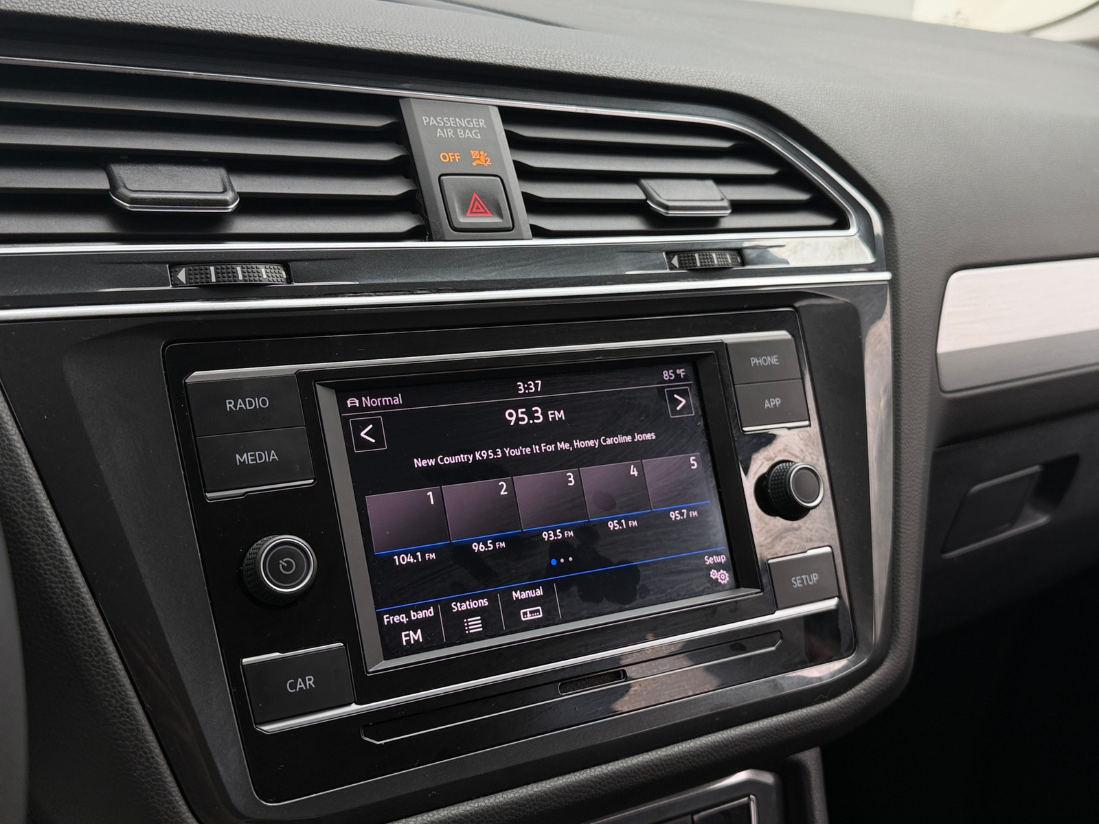 Thumbnail: 2019 Volkswagen Tiguan - 4