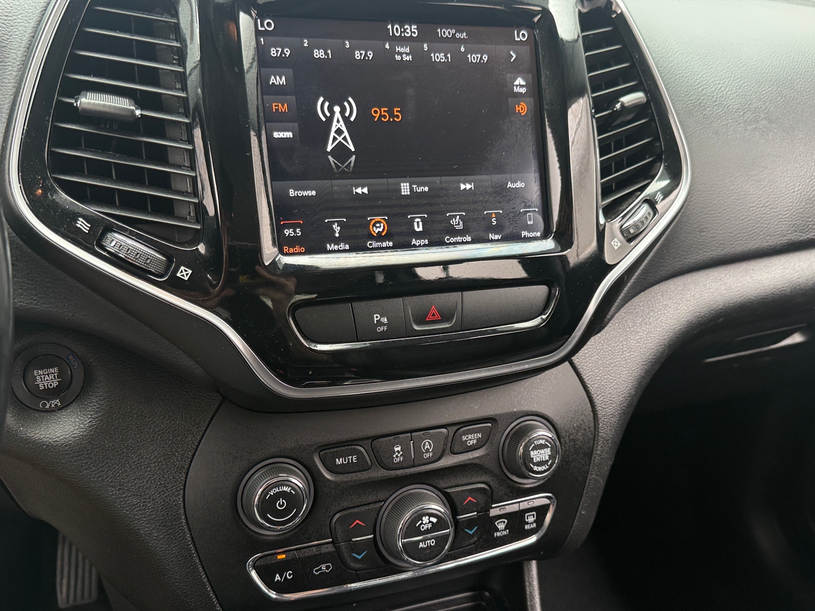 Thumbnail: 2019 Jeep Cherokee - 3