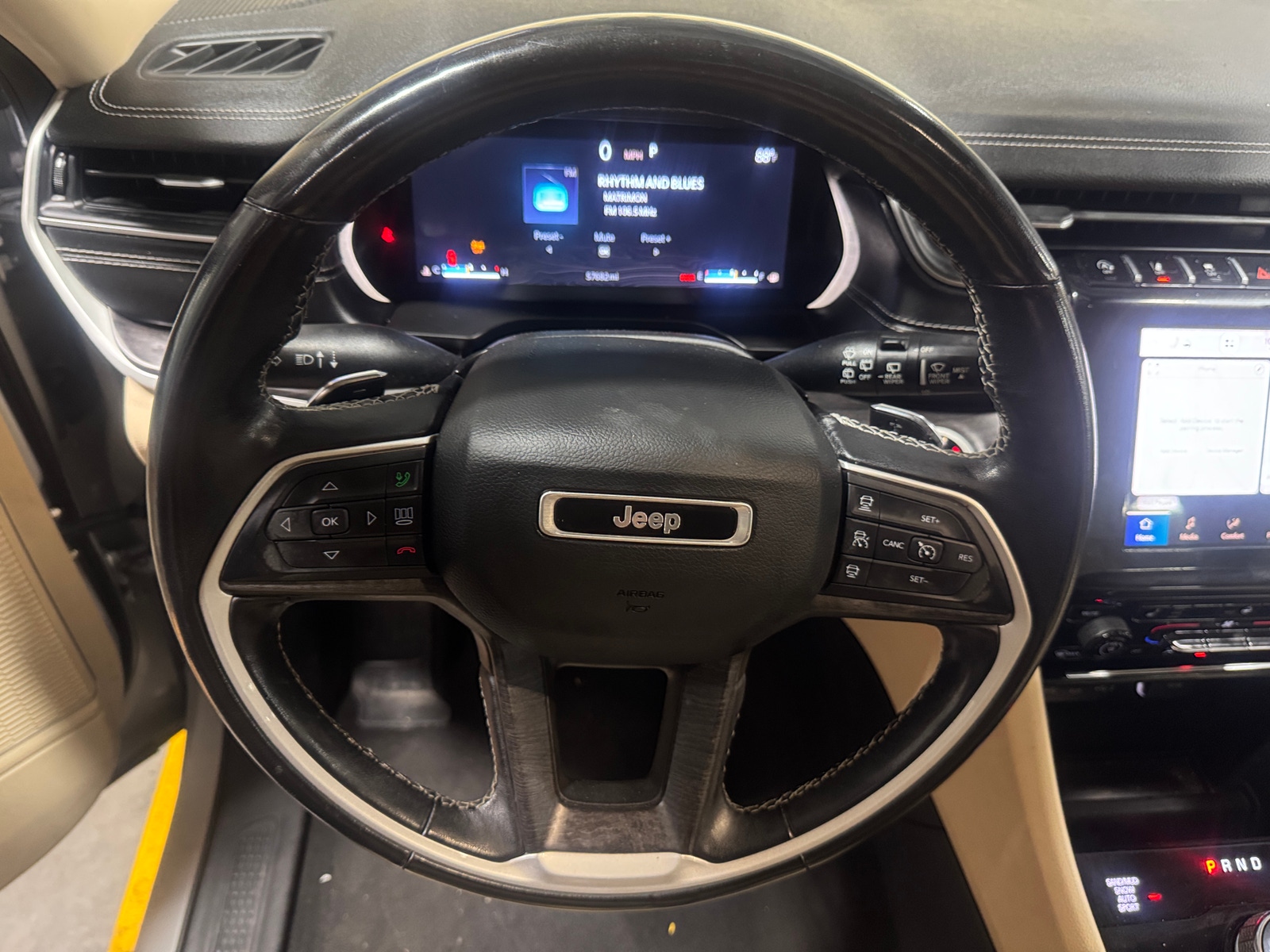 Thumbnail: 2022 Jeep Grand Cherokee L - 4