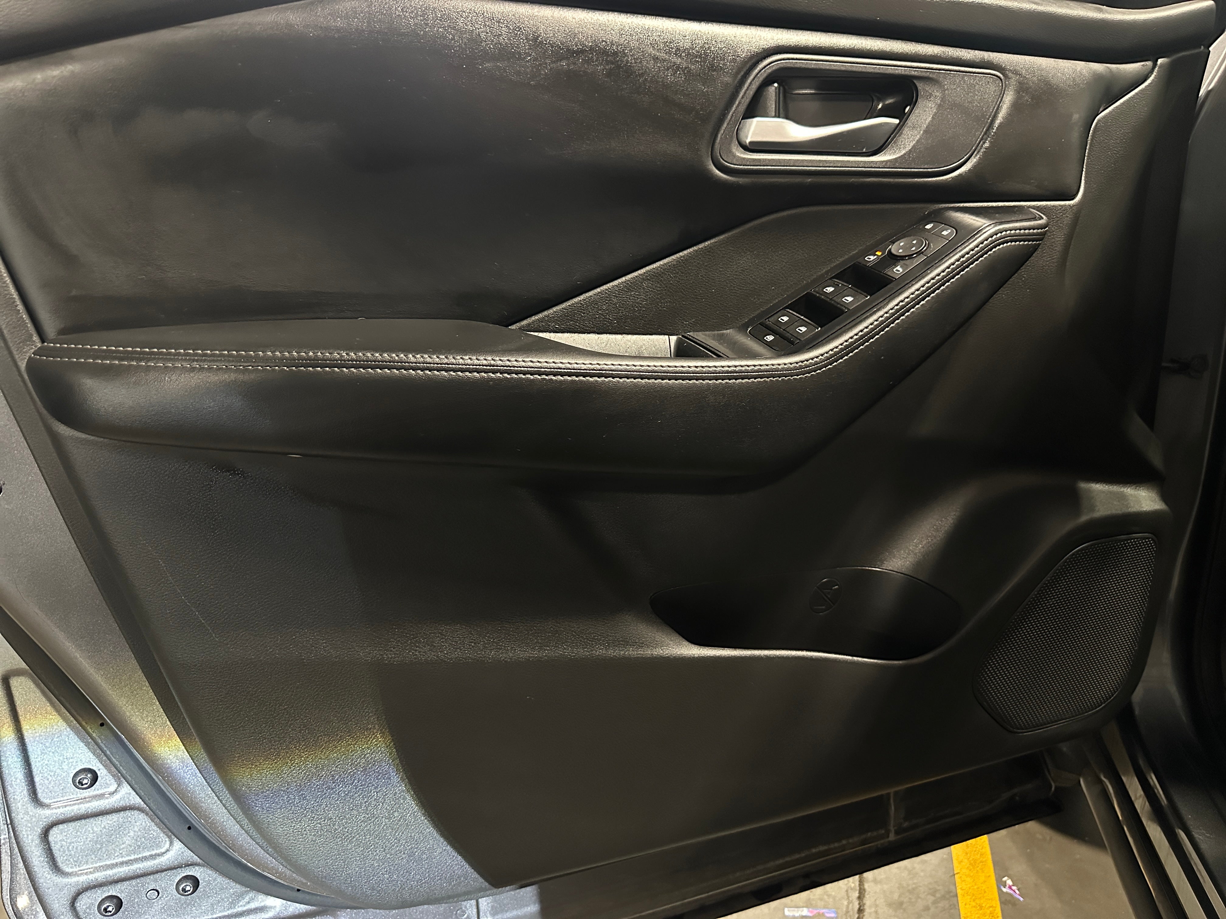 2024 Nissan Rogue SV - Photo 3