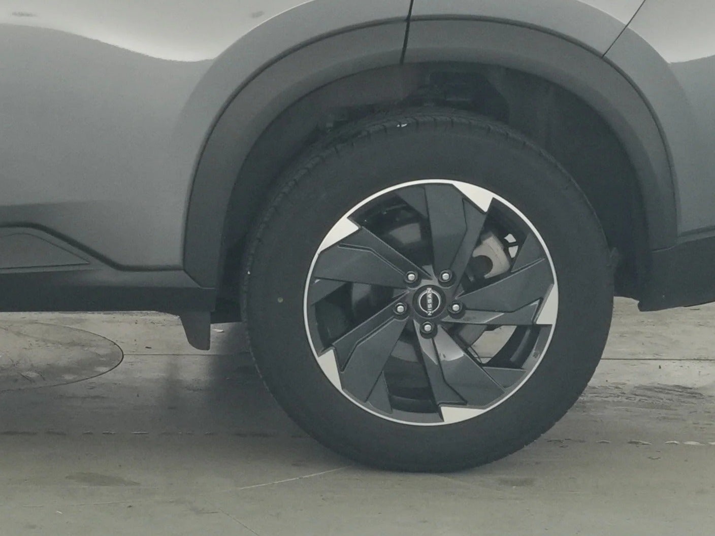 2024 Nissan Rogue SV - Photo 18