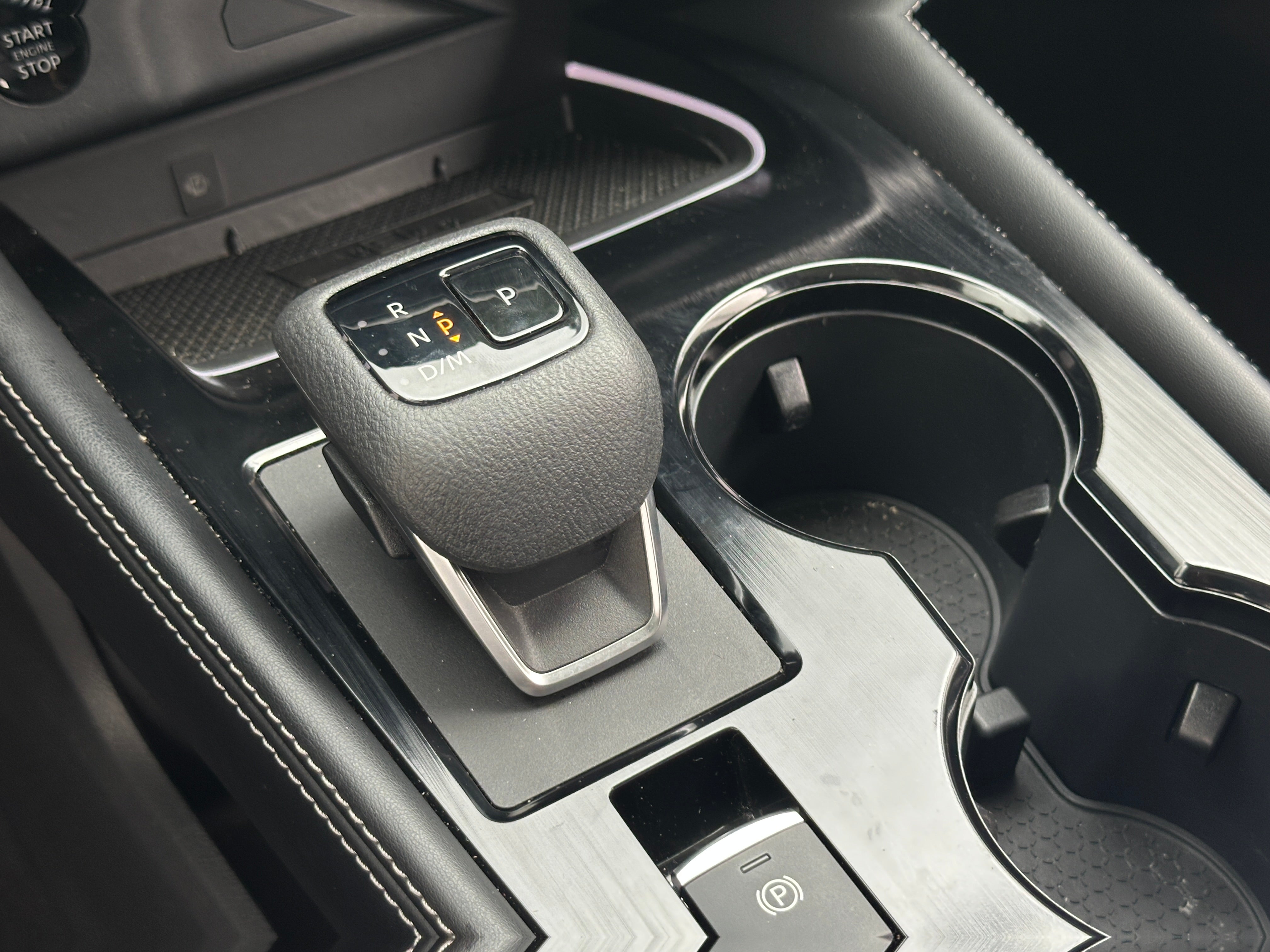 2024 Nissan Rogue SV - Photo 23