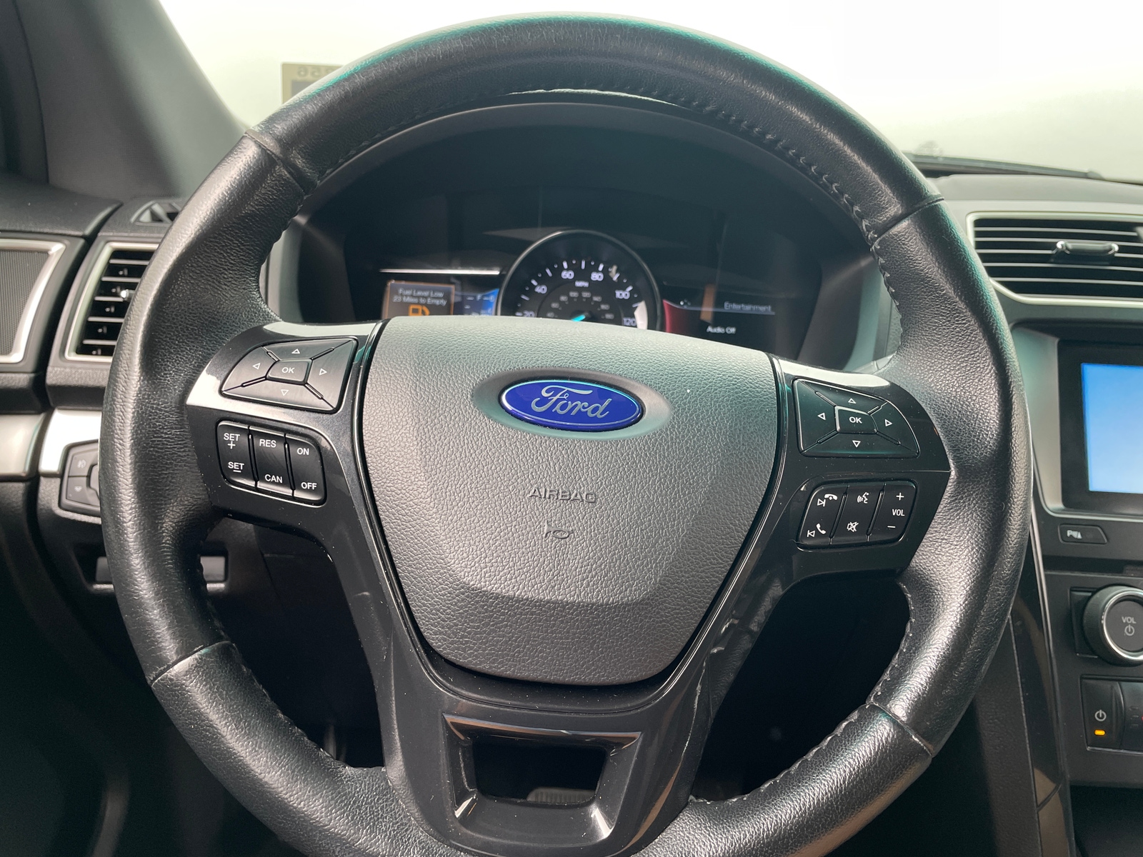 Thumbnail: 2017 Ford Explorer - 5