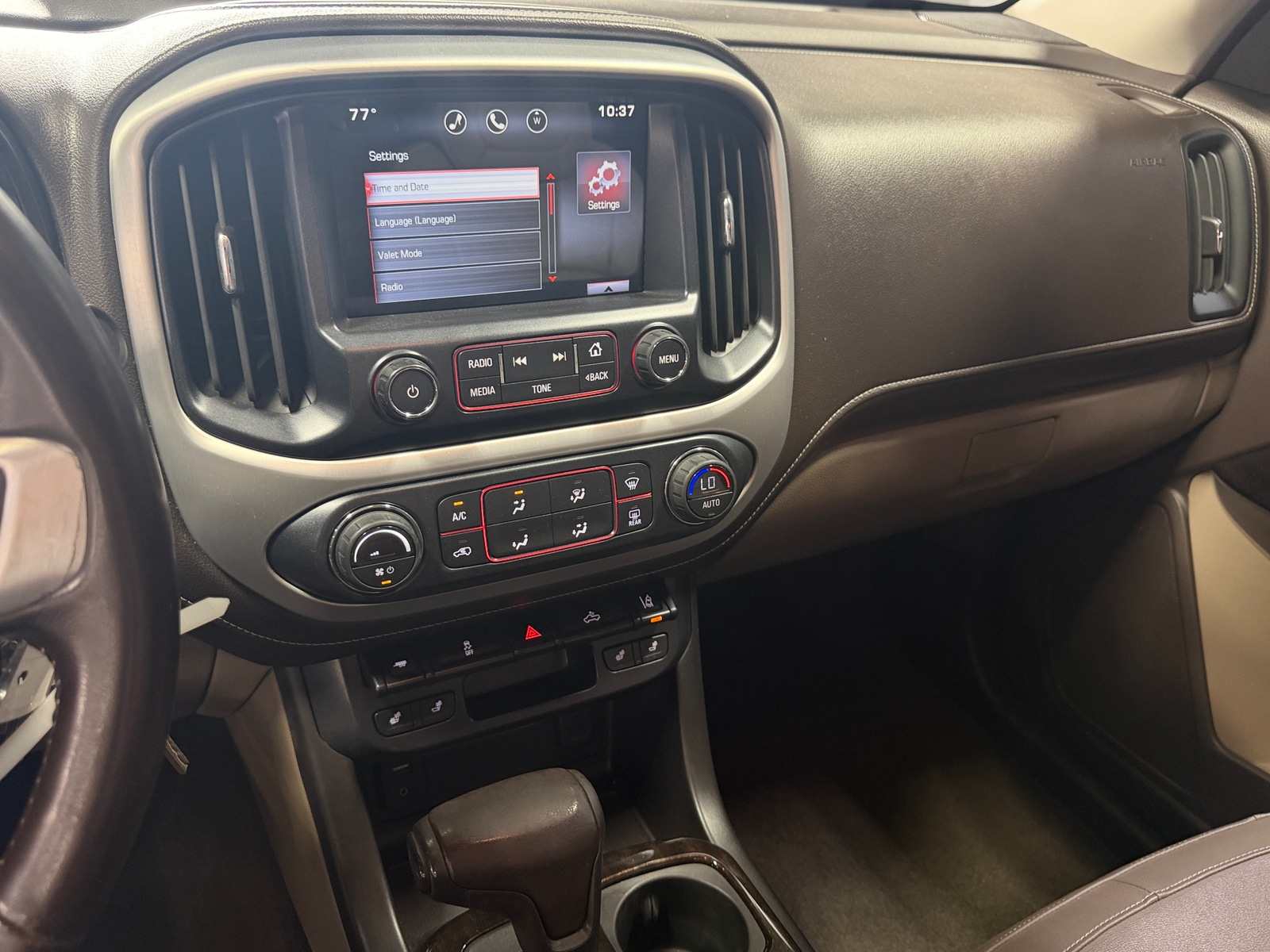 Thumbnail: 2015 GMC Canyon - 3
