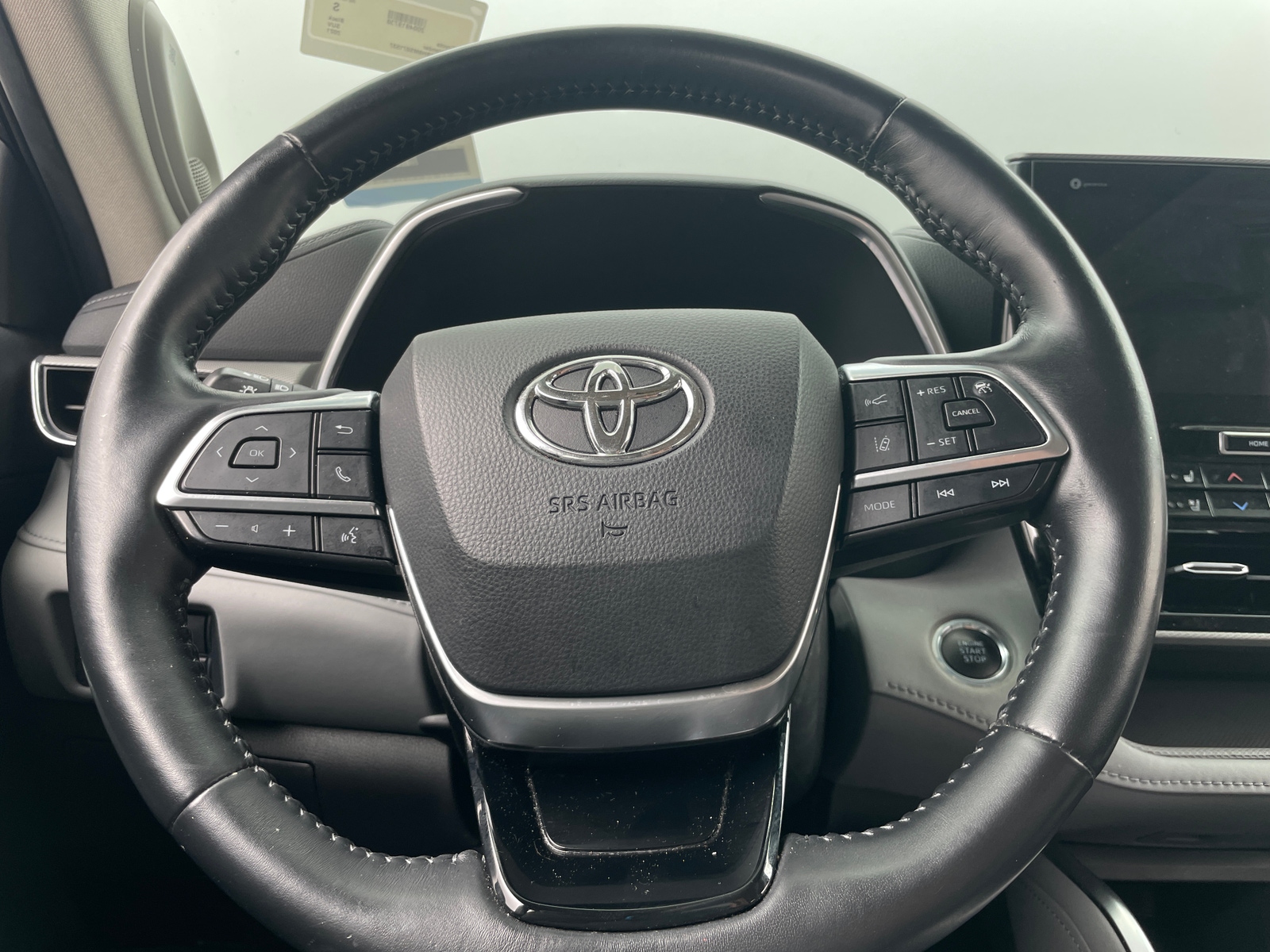 Thumbnail: 2021 Toyota Highlander - 4
