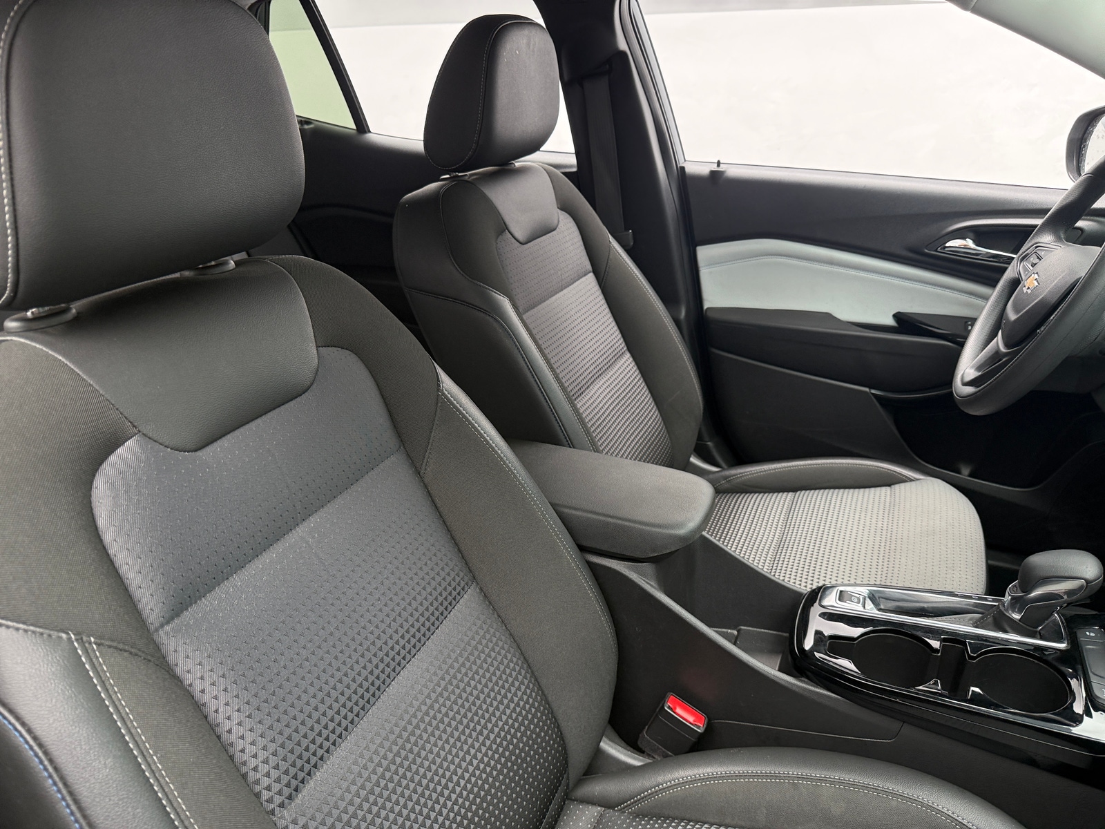 Thumbnail: 2025 Chevrolet Trax - 2