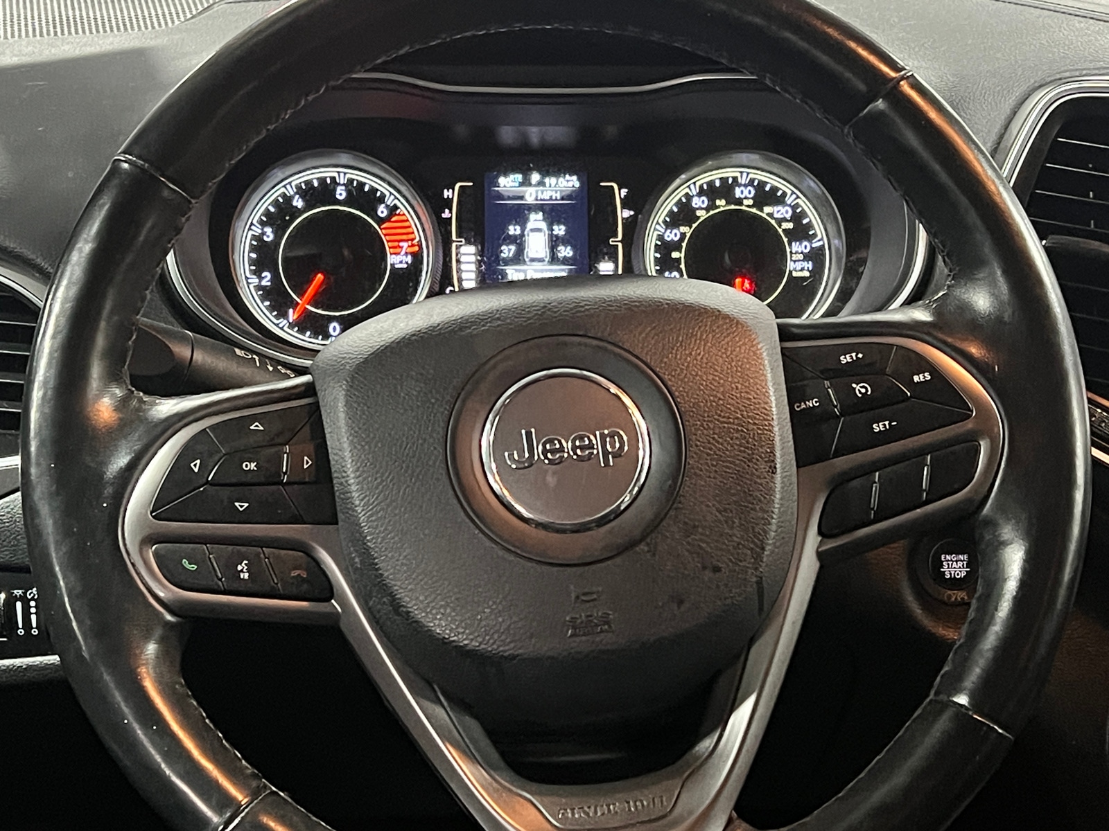Thumbnail: 2021 Jeep Cherokee - 5
