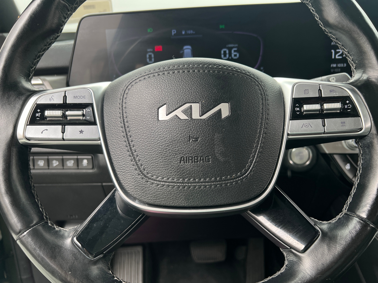 Thumbnail: 2023 Kia Telluride - 4