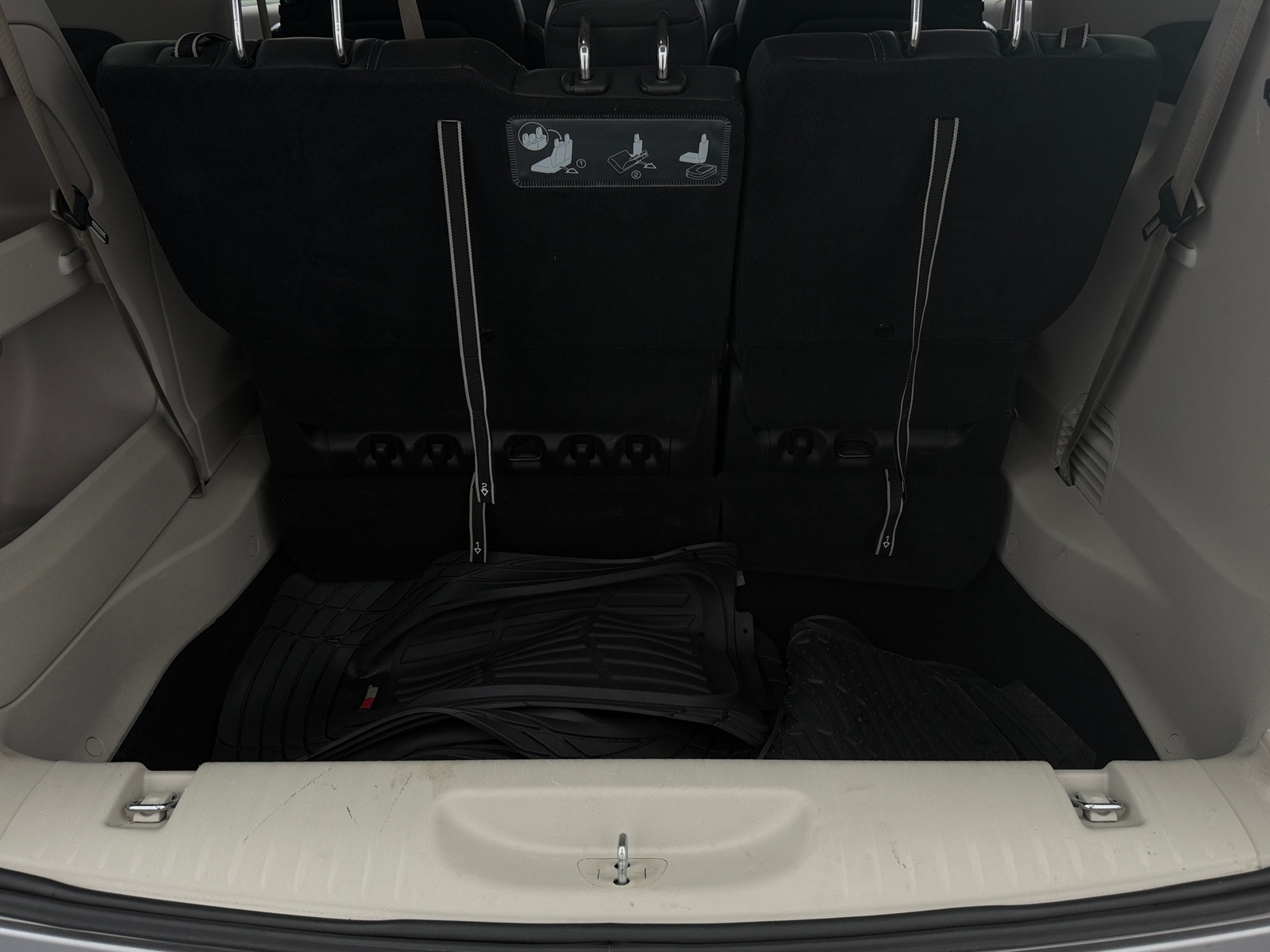 Thumbnail: 2021 Chrysler Pacifica - 6