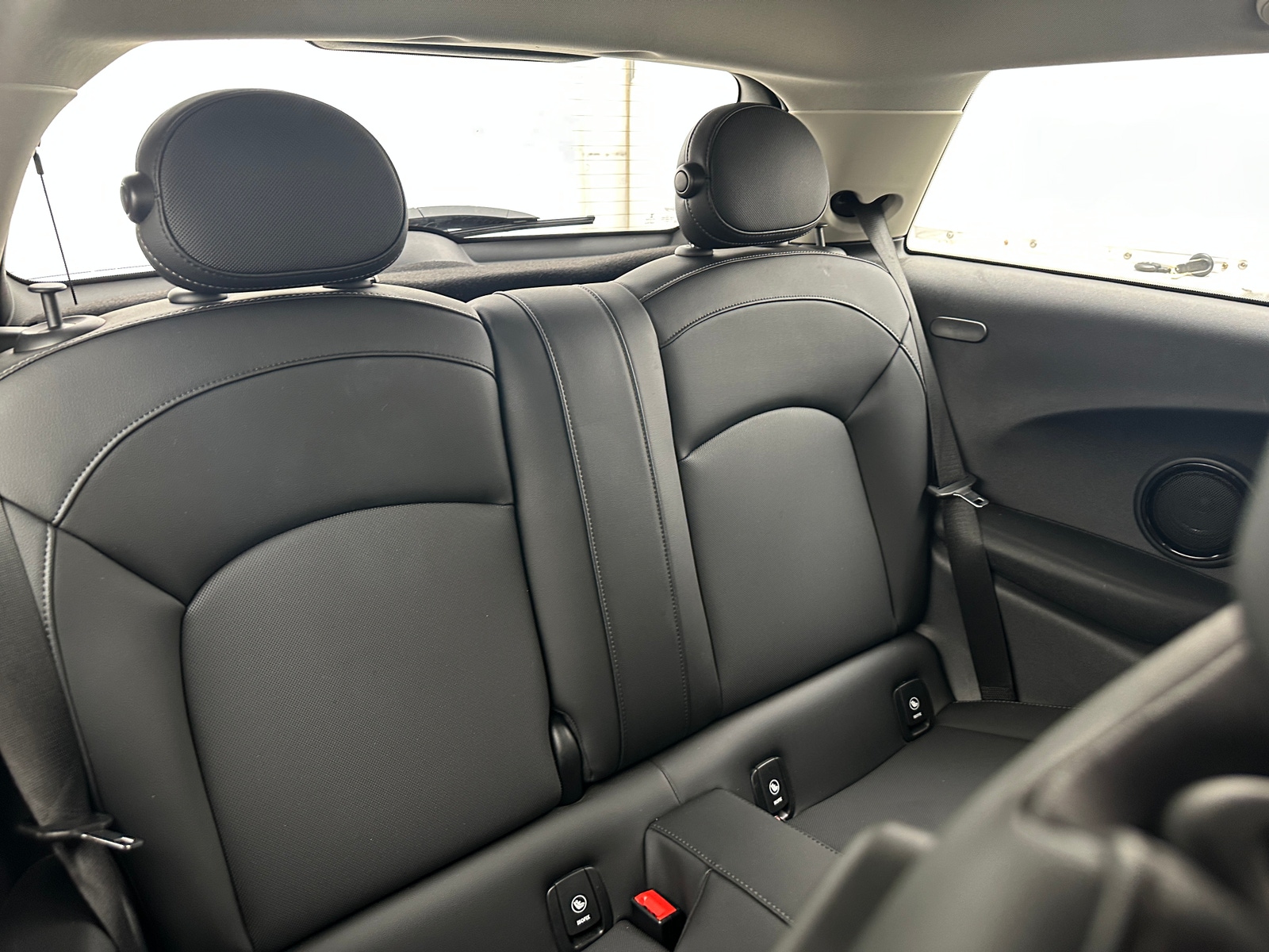 Thumbnail: 2022 MINI Cooper Hardtop - 6