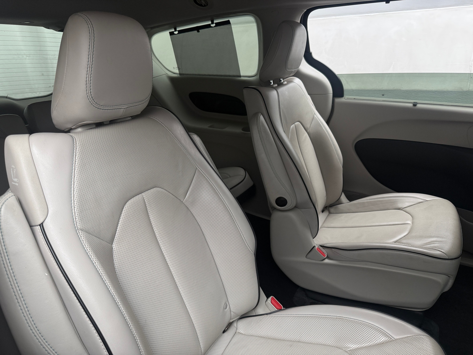 Thumbnail: 2018 Chrysler Pacifica - 5