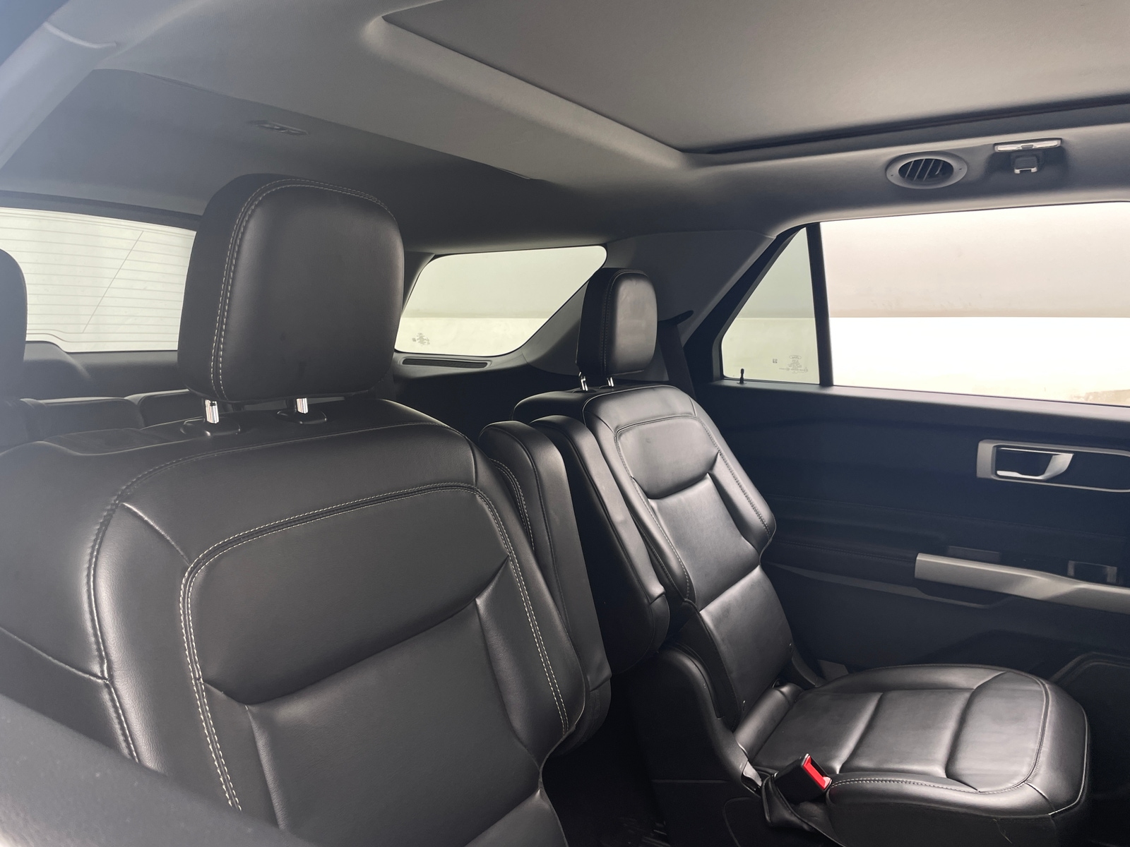 Thumbnail: 2021 Ford Explorer - 6
