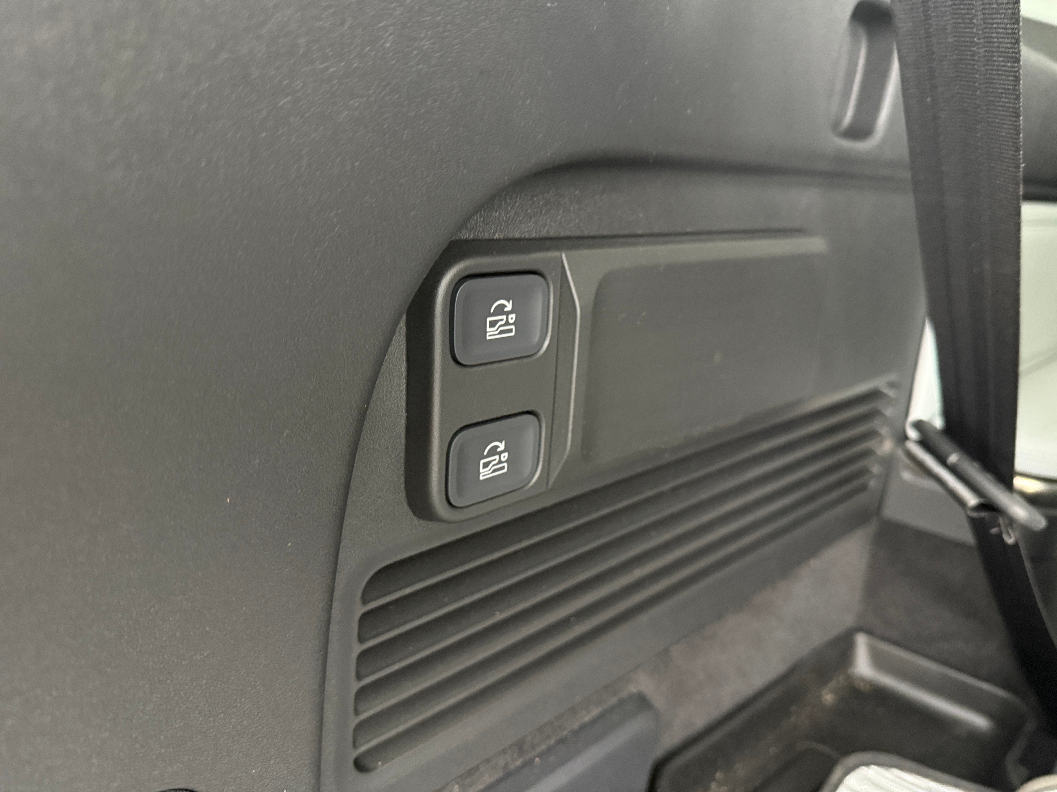 Used 2023 Rivian R1S Adventure with VIN 7PDSGABA4PN012951 for sale in Auburn, WA