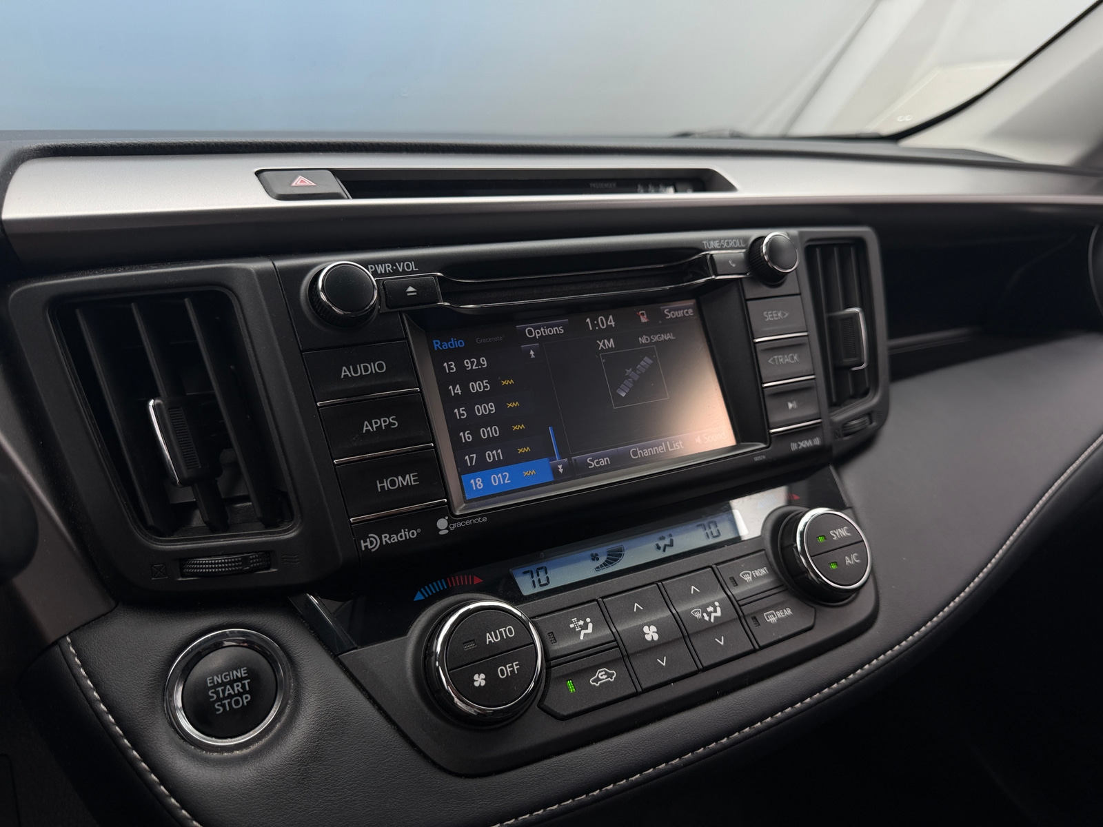 Thumbnail: 2018 Toyota RAV4 - 4