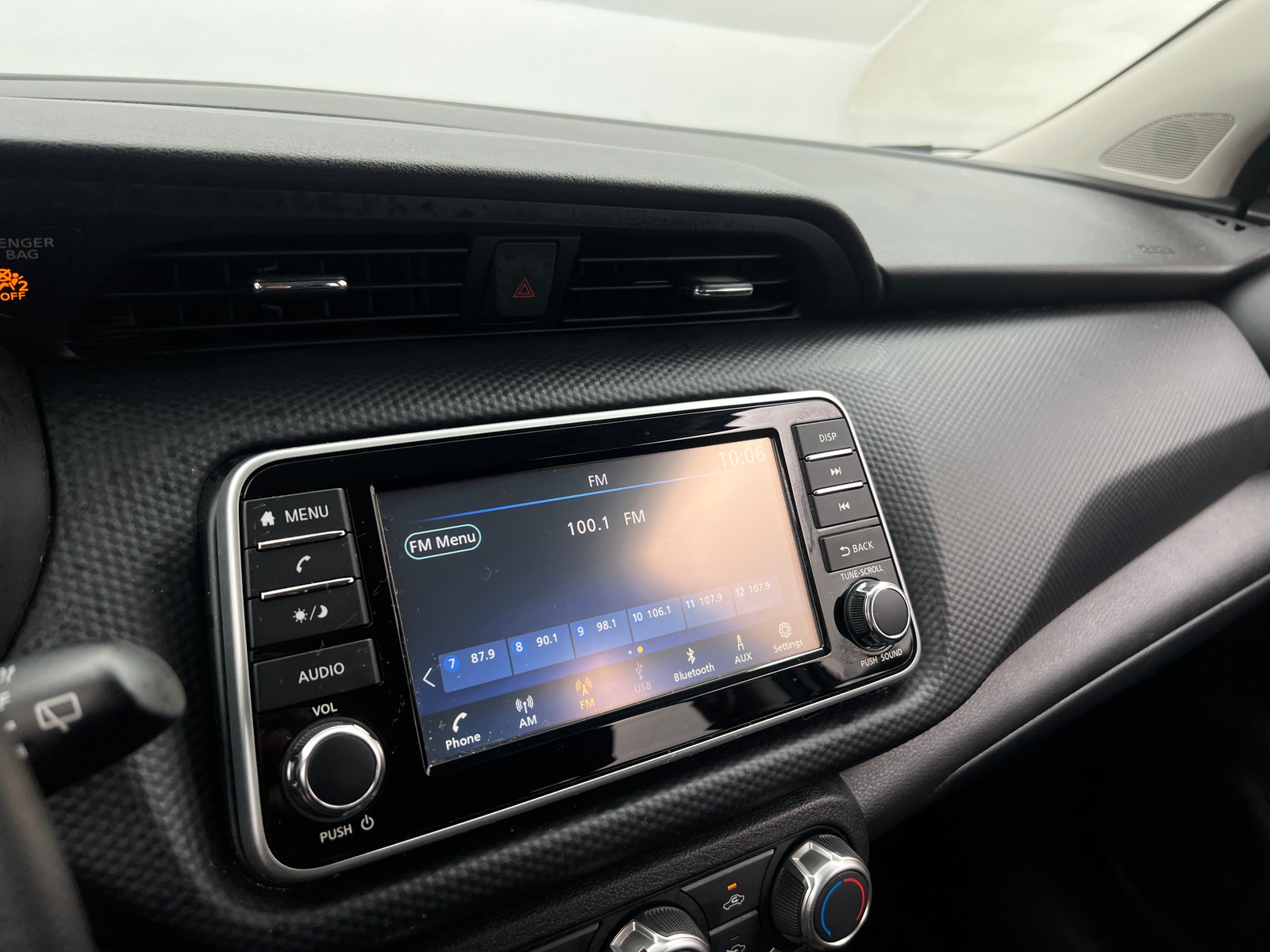 Thumbnail: 2024 Nissan Kicks - 4