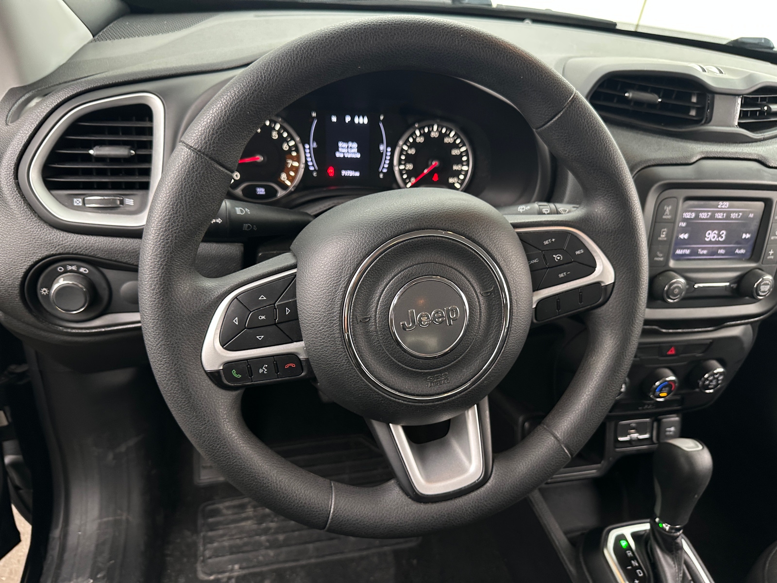 Thumbnail: 2019 Jeep Renegade - 5
