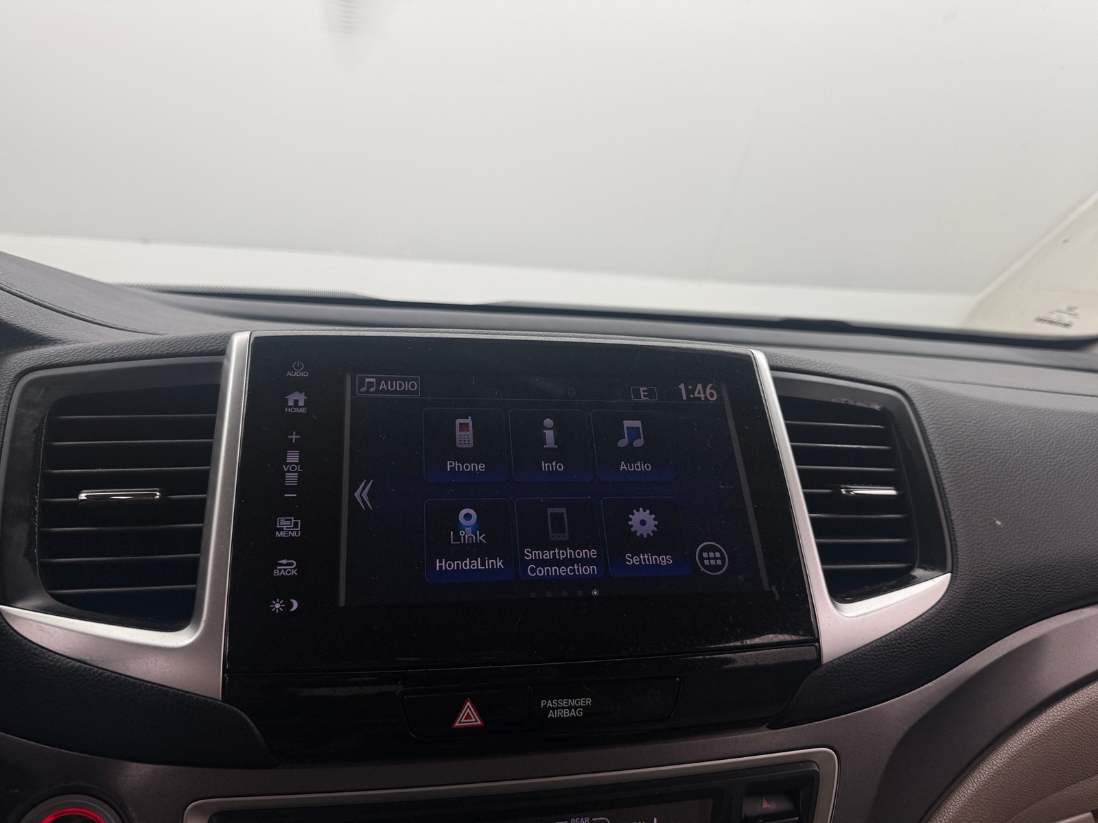 Thumbnail: 2017 Honda Pilot - 4
