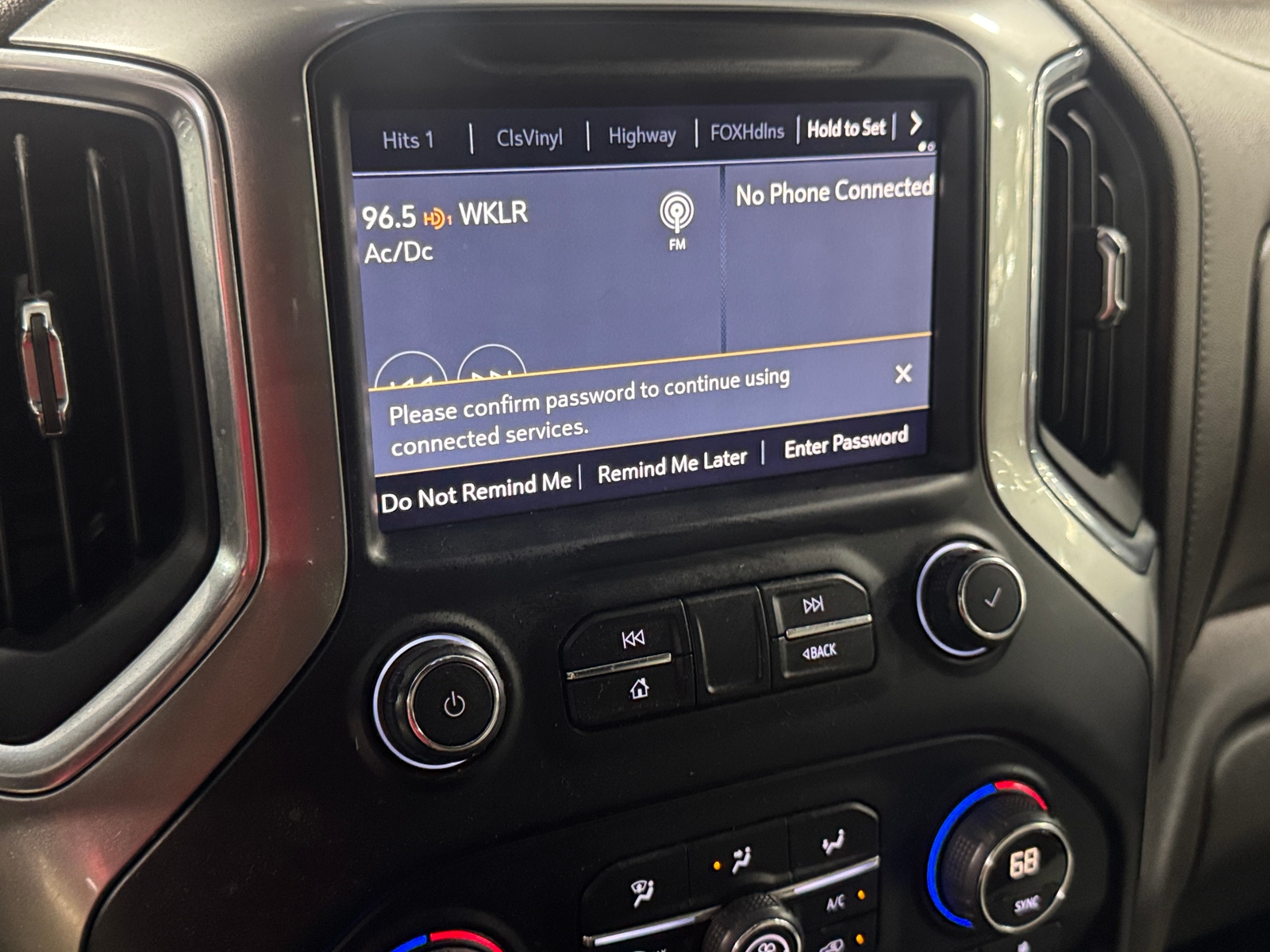 Thumbnail: 2020 Chevrolet Silverado 1500 - 4