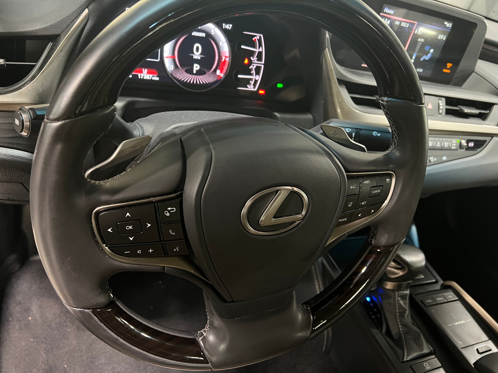 Thumbnail: 2019 Lexus ES - 5