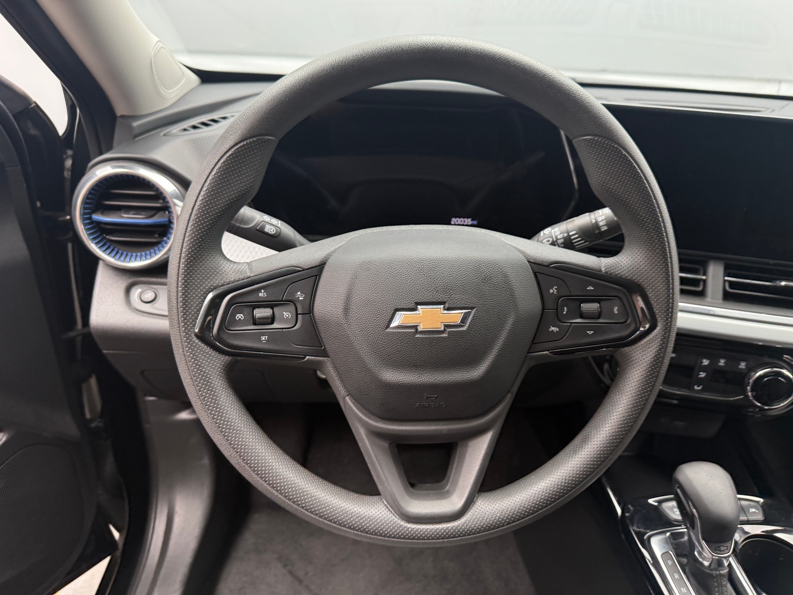 Thumbnail: 2025 Chevrolet Trax - 5