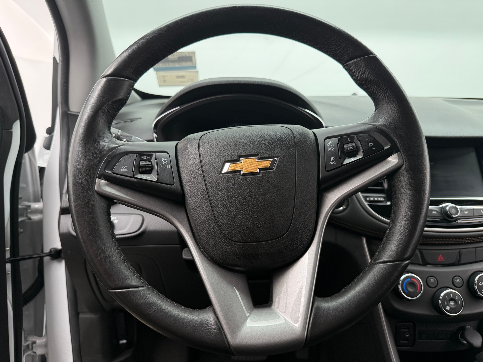 Thumbnail: 2022 Chevrolet Trax - 5