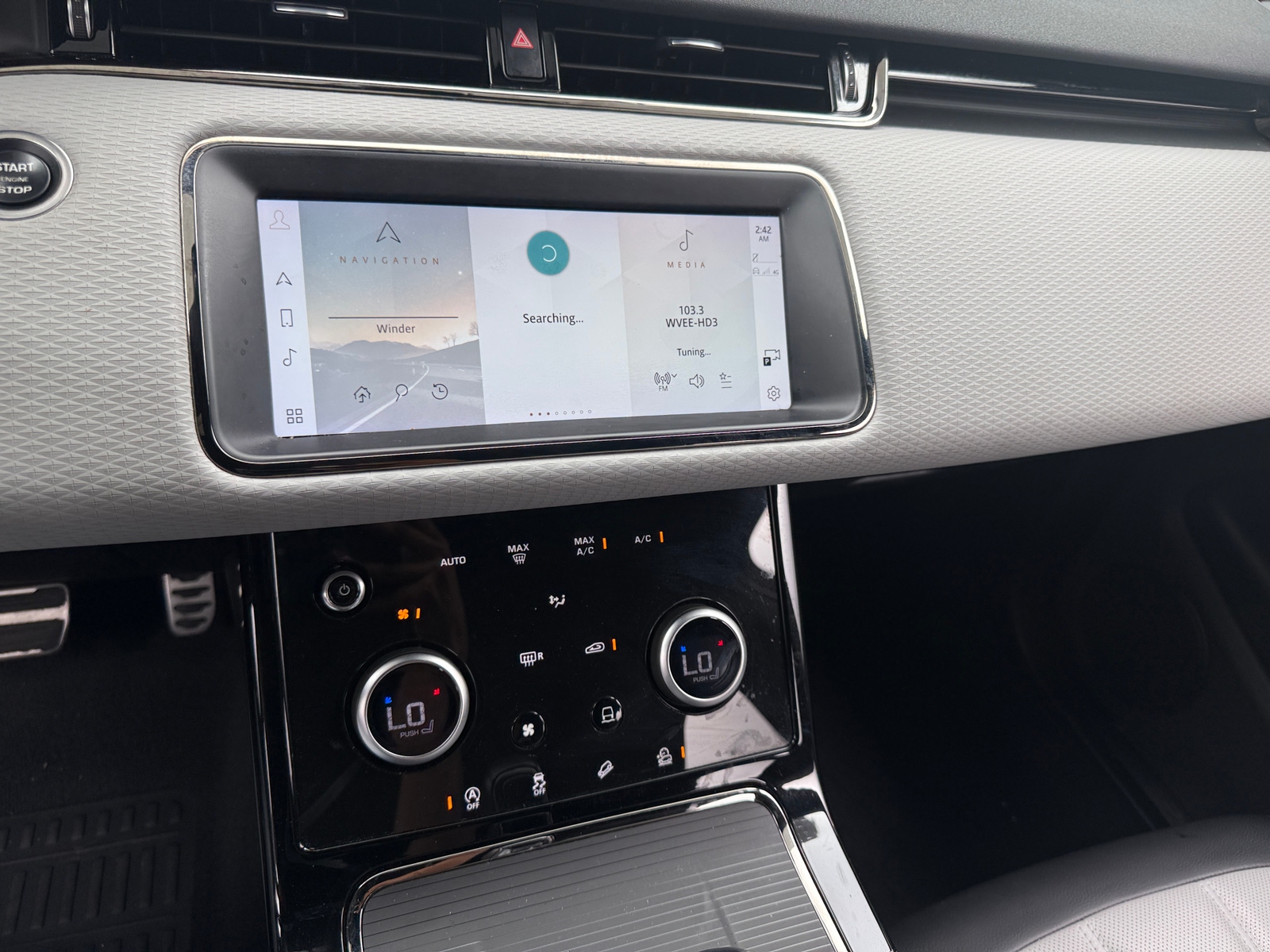 Thumbnail: 2023 Land Rover Range Rover Evoque - 3