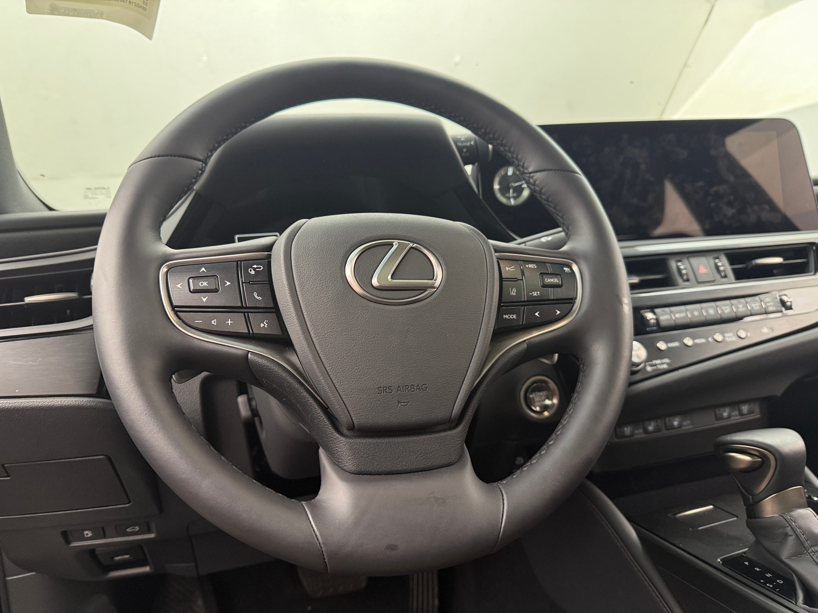 Thumbnail: 2025 Lexus ES - 4