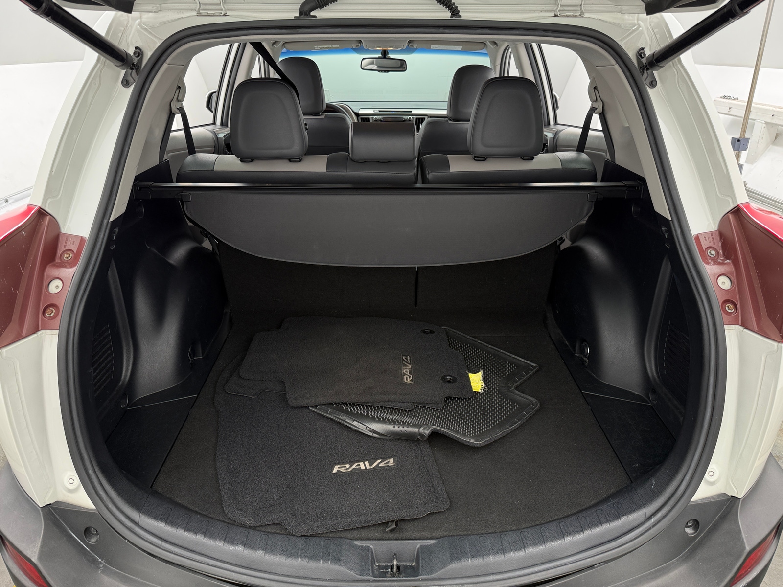 Thumbnail: 2013 Toyota RAV4 - 7