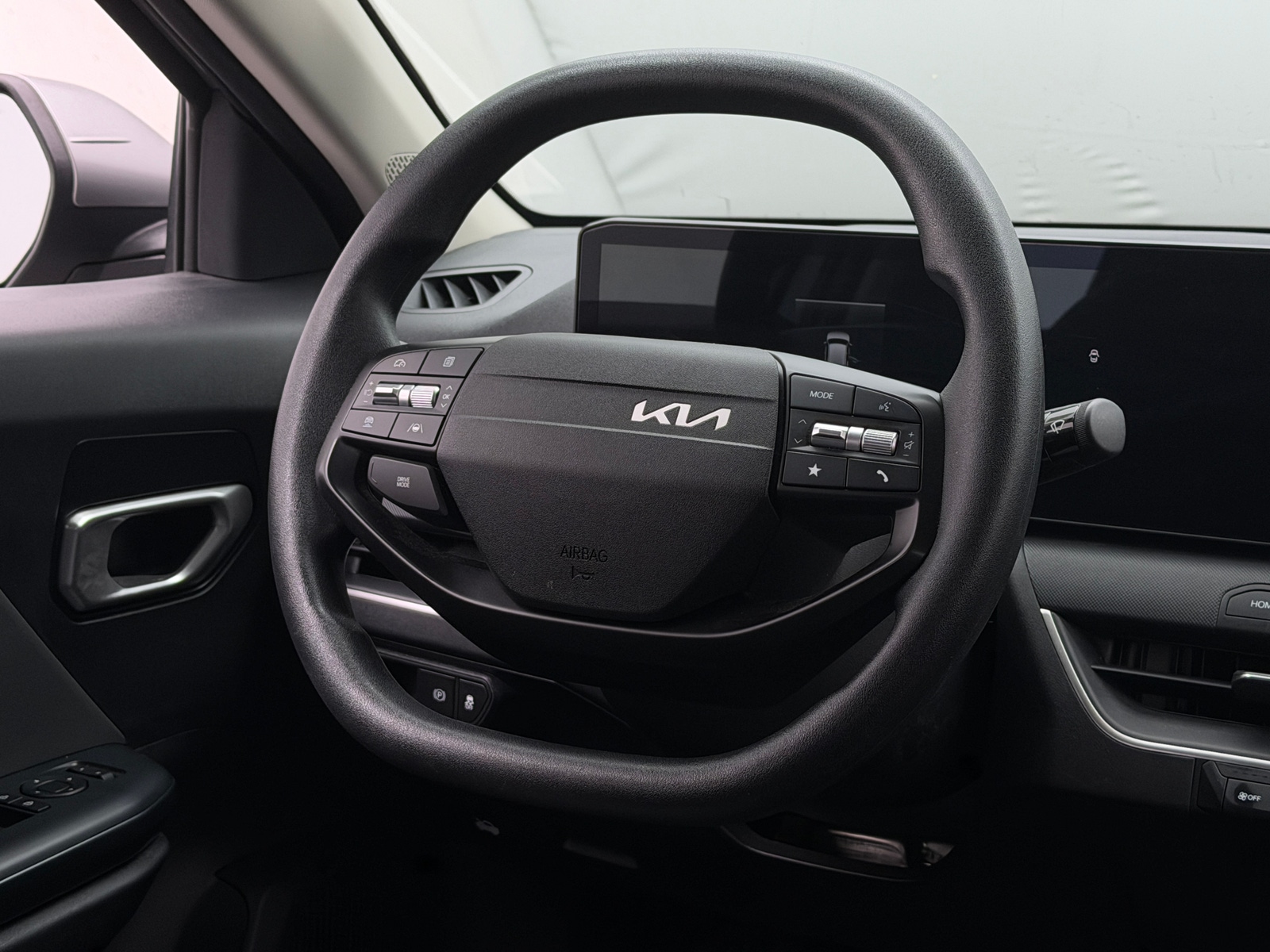 Thumbnail: 2025 Kia K4 - 5