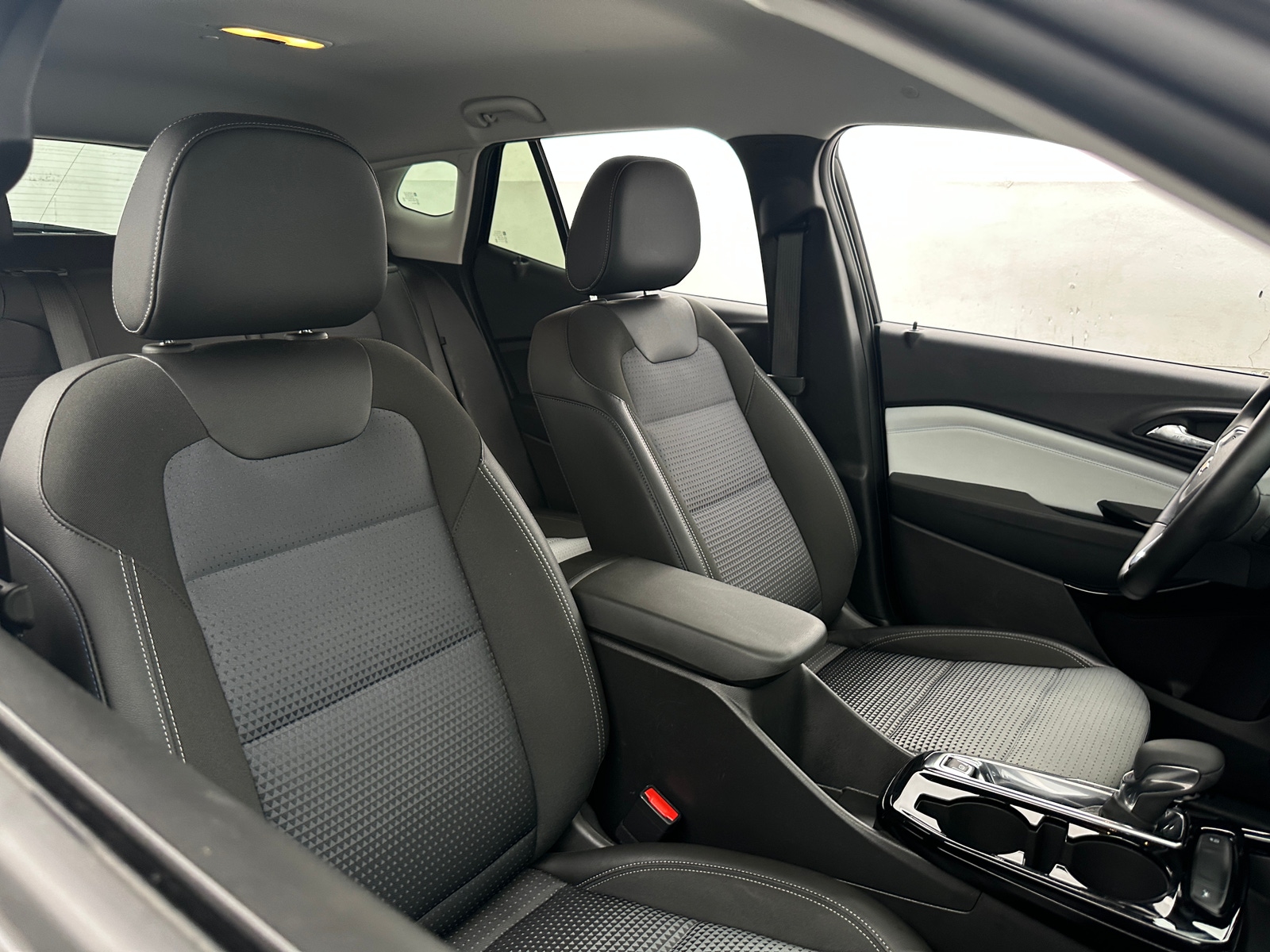 Thumbnail: 2025 Chevrolet Trax - 2