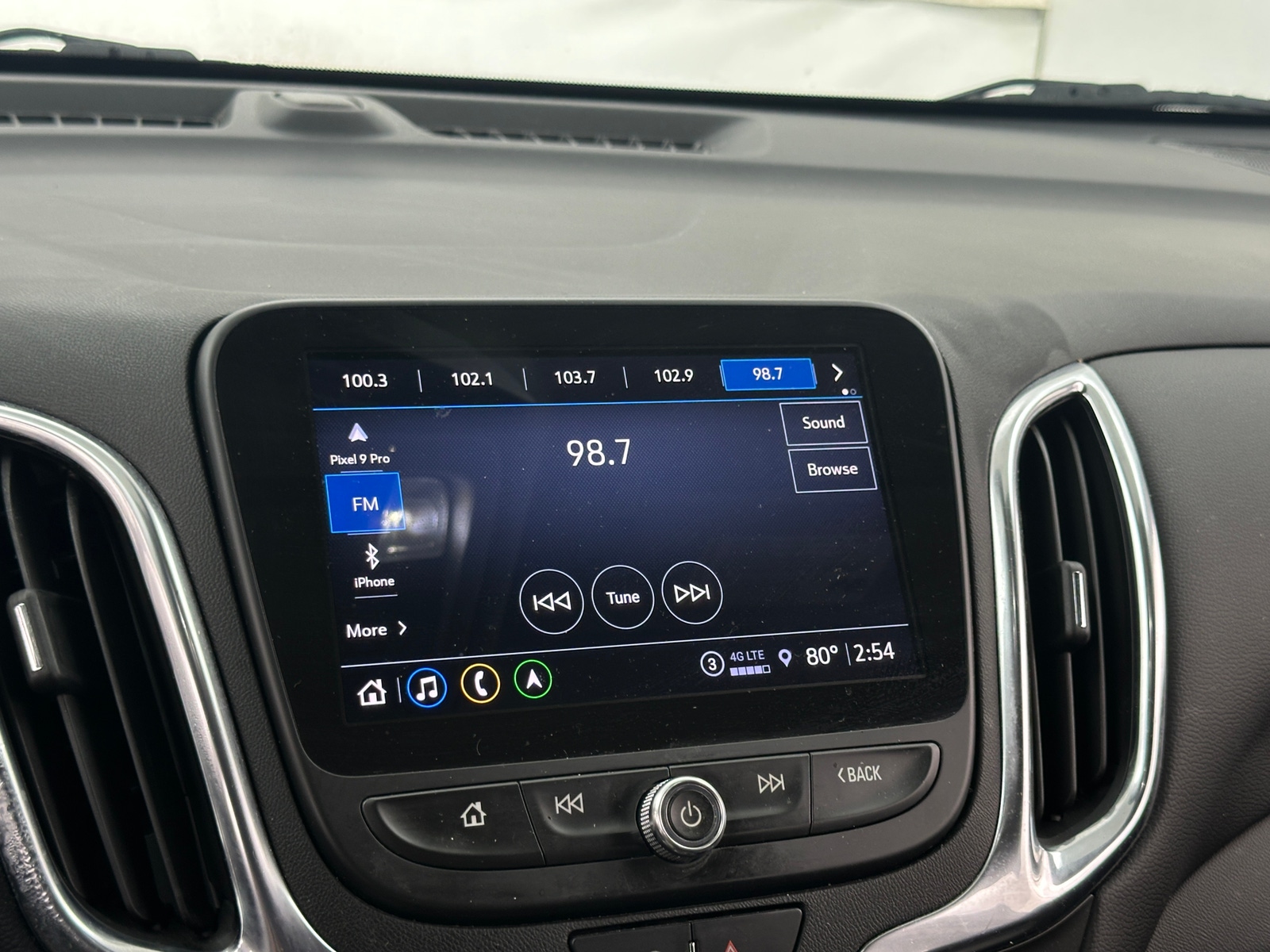 Thumbnail: 2022 Chevrolet Equinox - 4