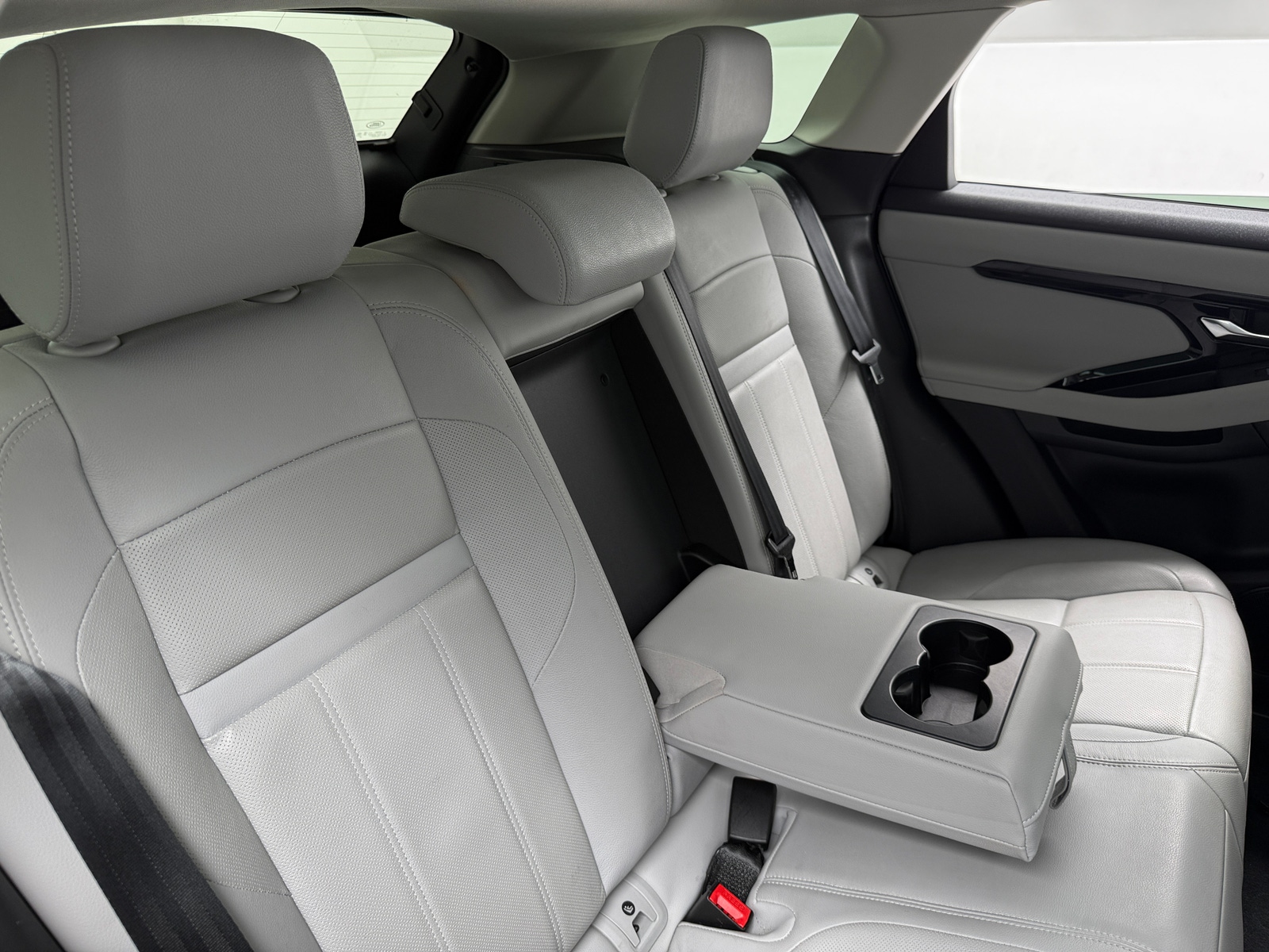 Thumbnail: 2024 Land Rover Range Rover Evoque - 5