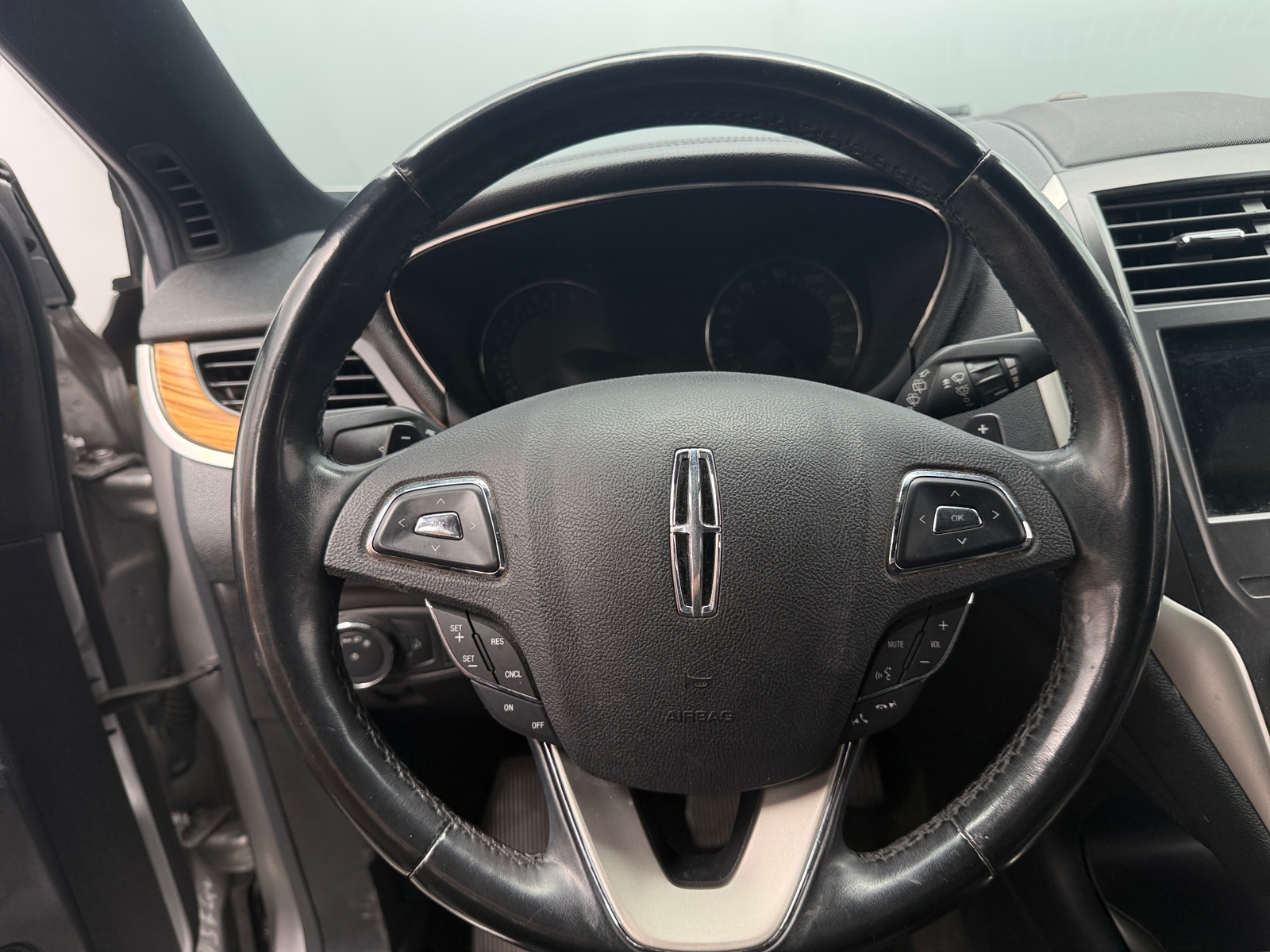 Thumbnail: 2016 Lincoln MKC - 4