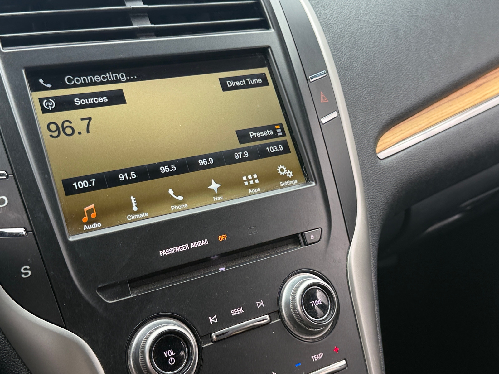 Thumbnail: 2016 Lincoln MKC - 3