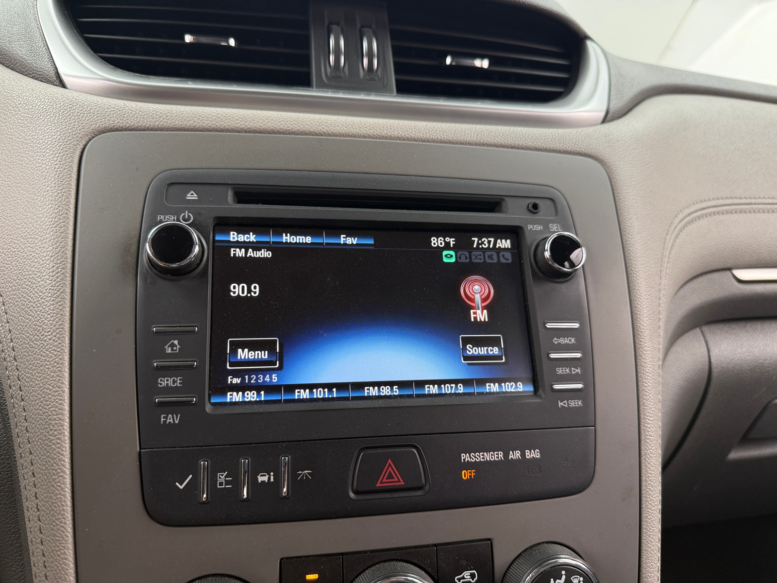 Thumbnail: 2015 Chevrolet Traverse - 4