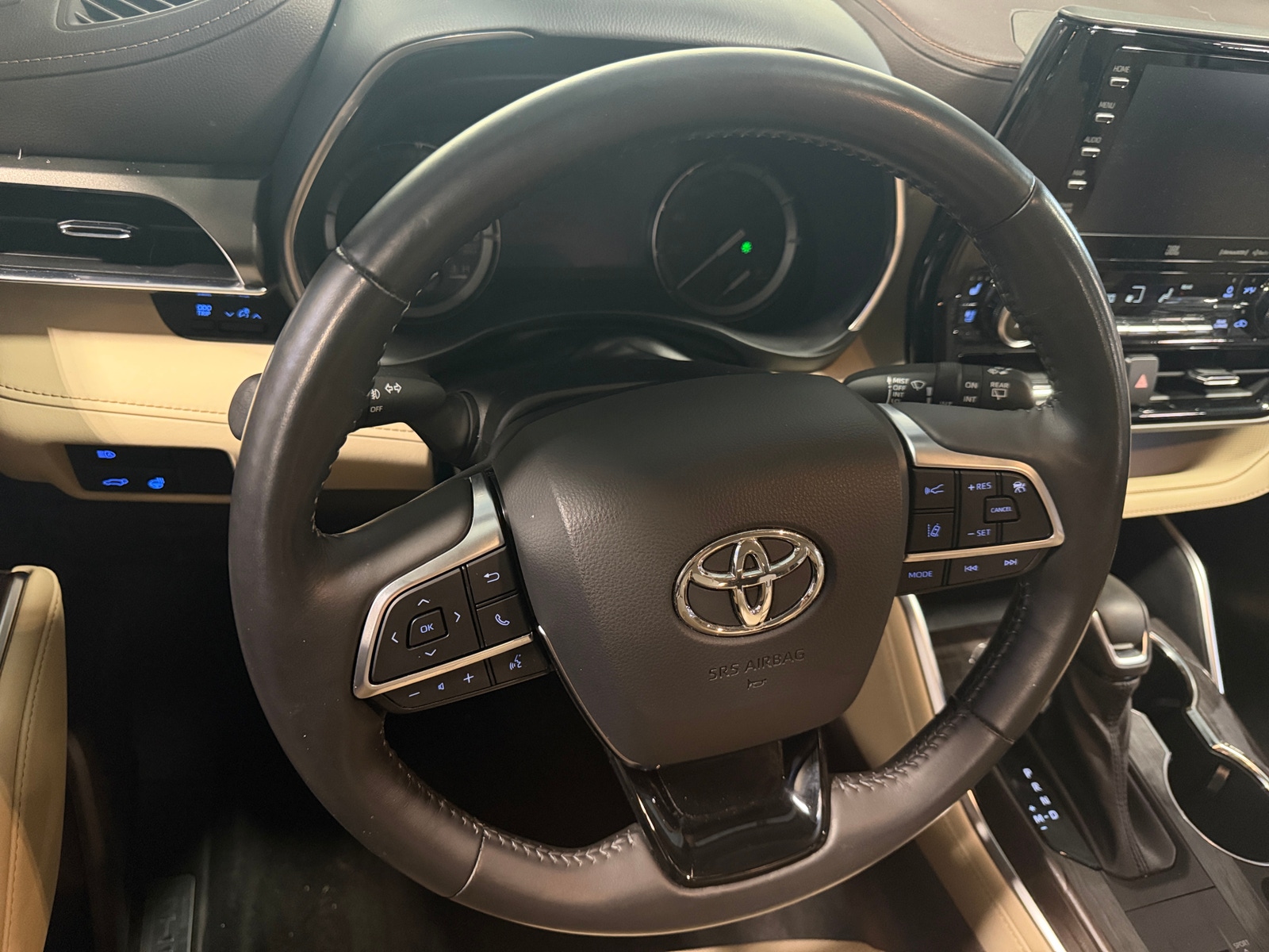 Thumbnail: 2021 Toyota Highlander - 4