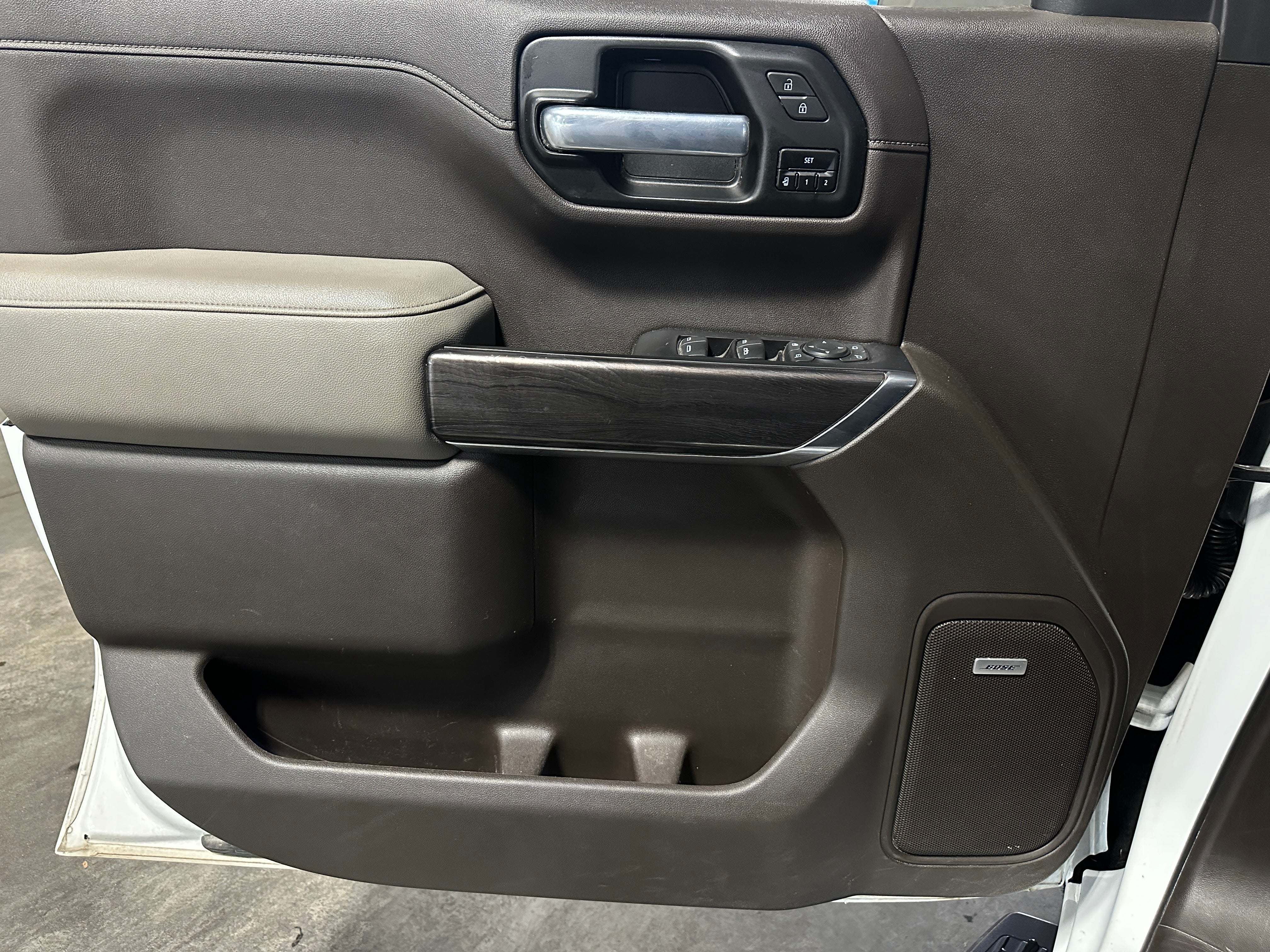 Used 2021 Chevrolet Silverado 1500 LTZ with VIN 3GCUYGET0MG204871 for sale in Eagan, Minnesota