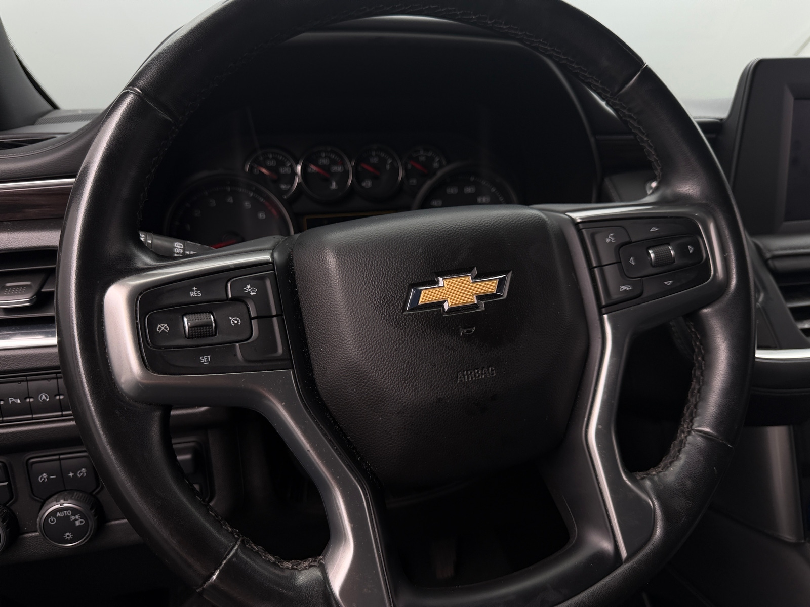 Thumbnail: 2023 Chevrolet Tahoe - 5