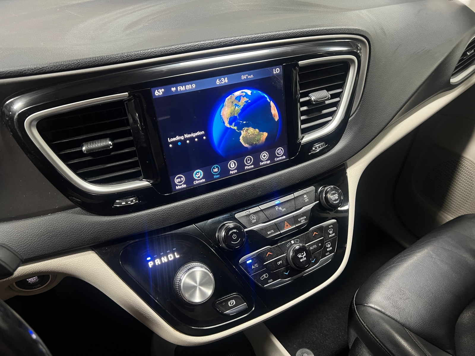 Thumbnail: 2020 Chrysler Pacifica - 3