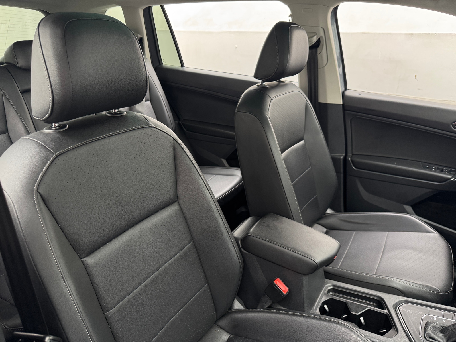 Thumbnail: 2018 Volkswagen Tiguan - 2