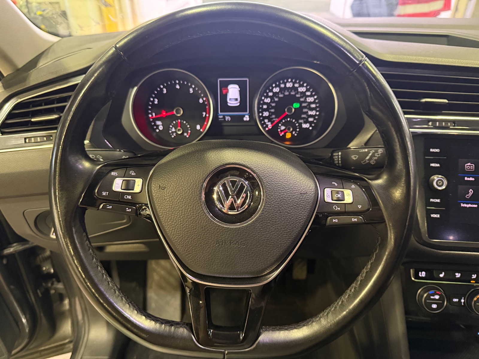 Thumbnail: 2018 Volkswagen Tiguan - 5