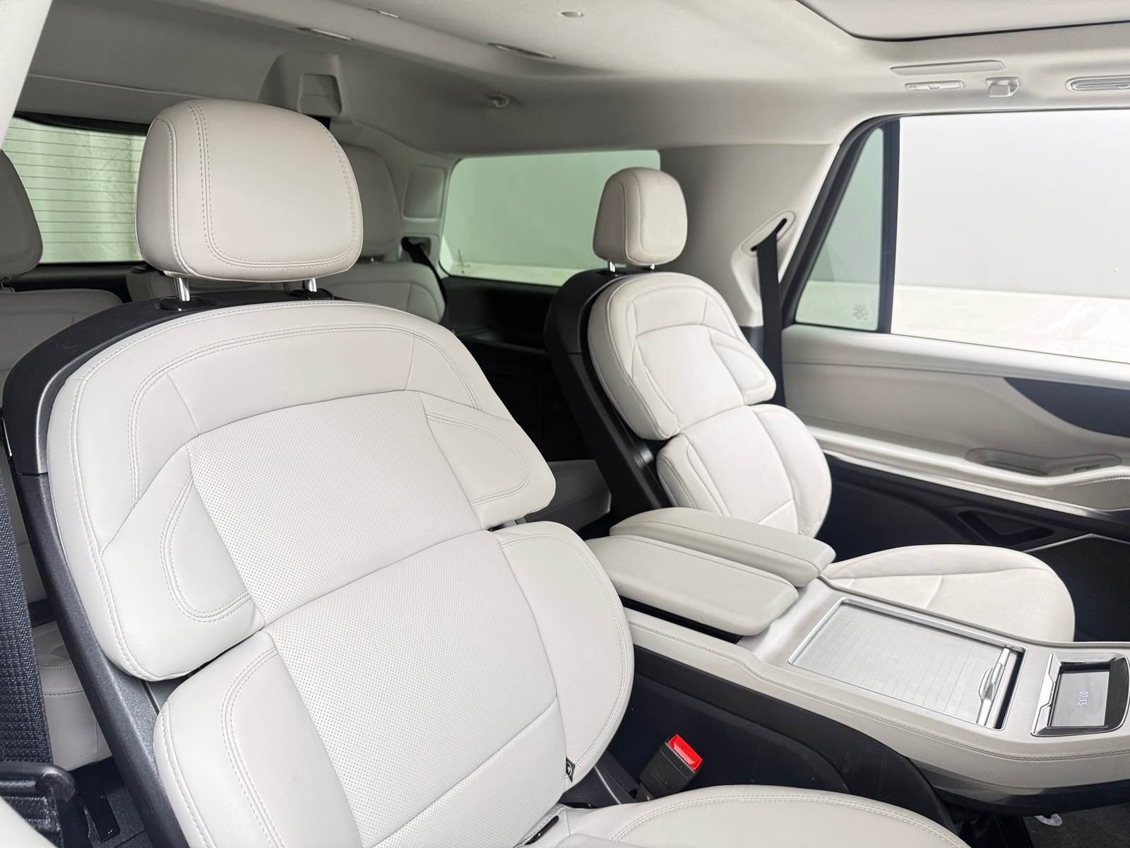 Thumbnail: 2025 Lincoln Navigator - 5