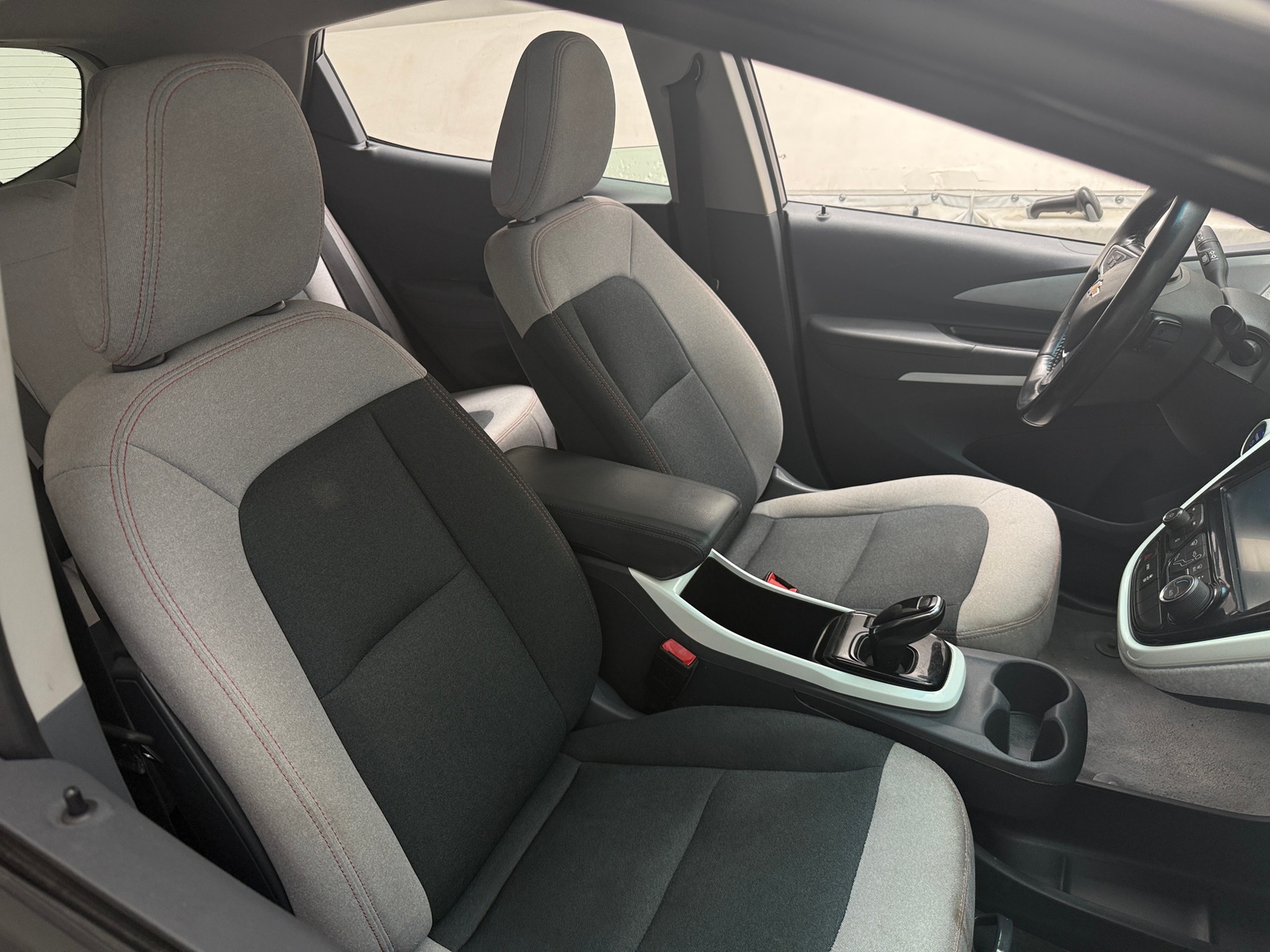 Thumbnail: 2021 Chevrolet Bolt EV - 2