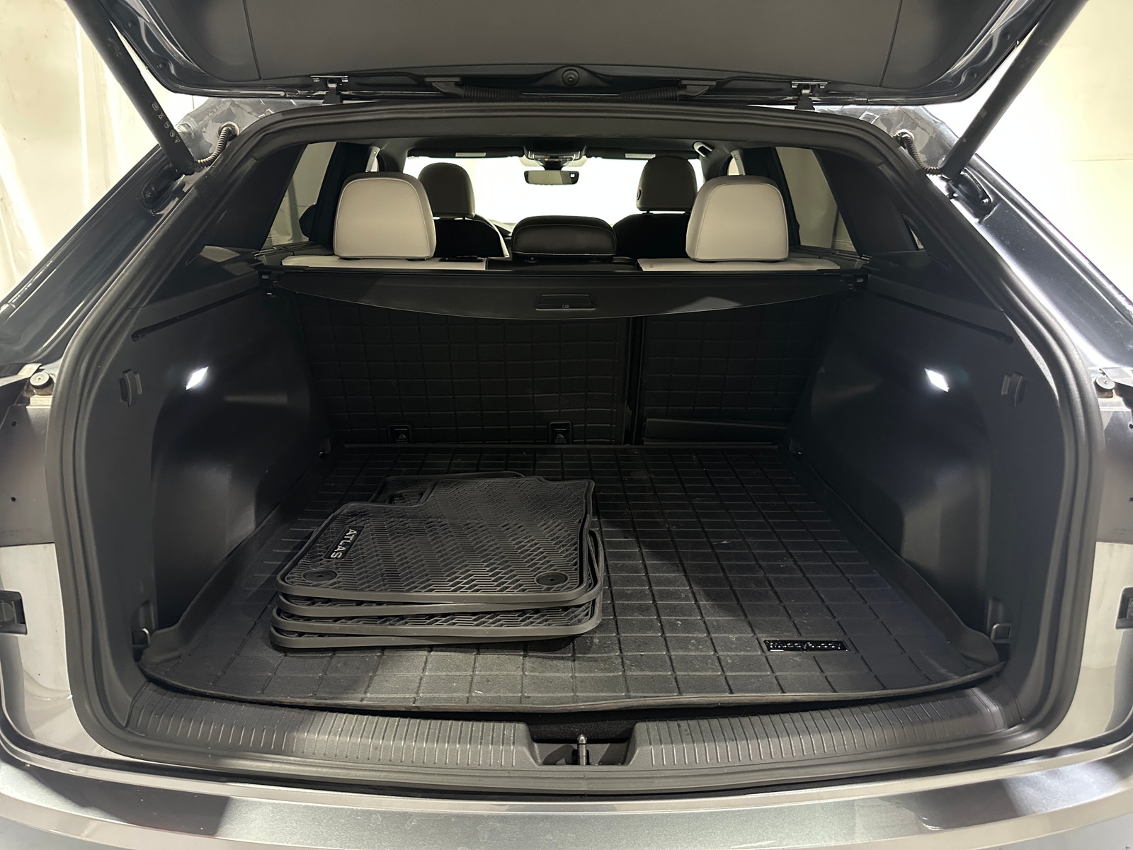 Thumbnail: 2024 Volkswagen Atlas - 6