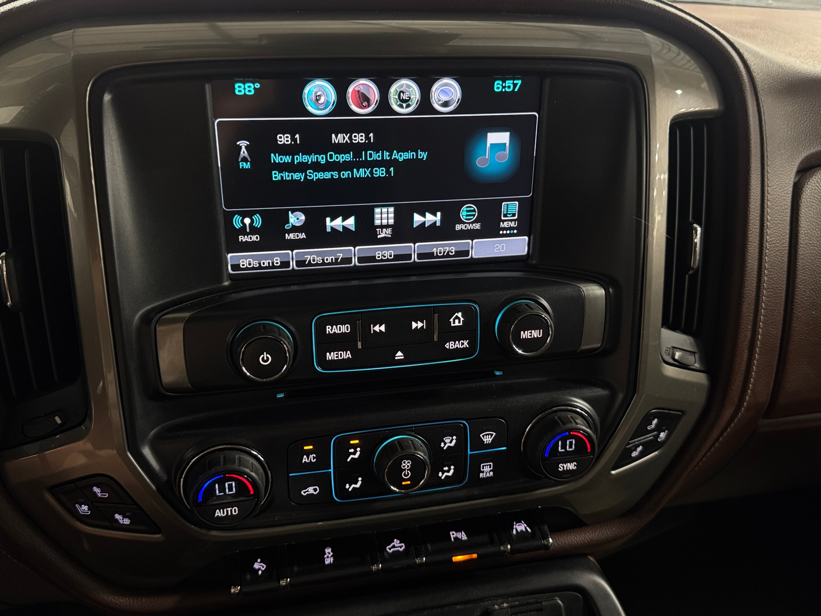 Thumbnail: 2016 Chevrolet Silverado 1500 - 4