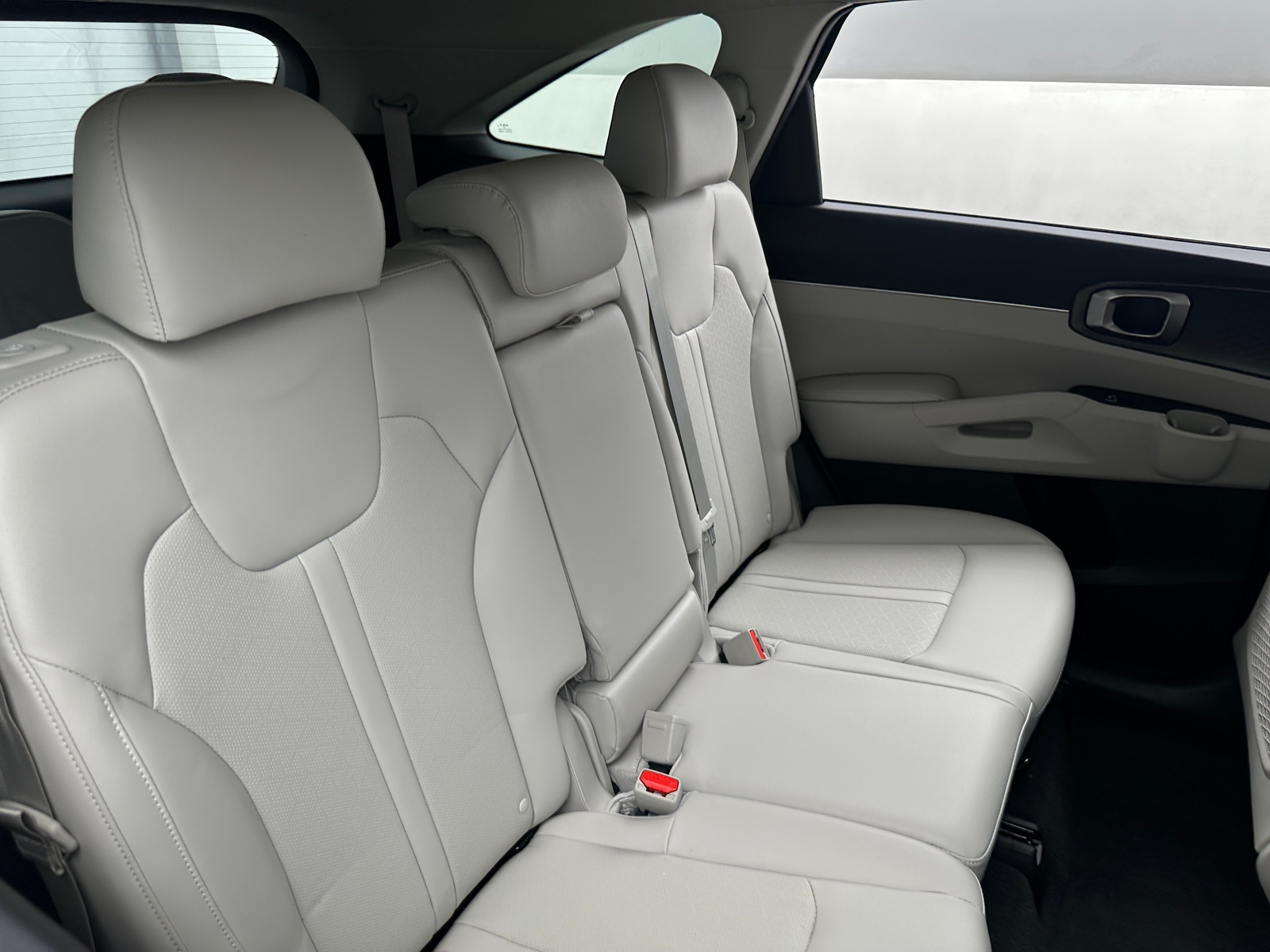 Thumbnail: 2023 Kia Sorento - 5