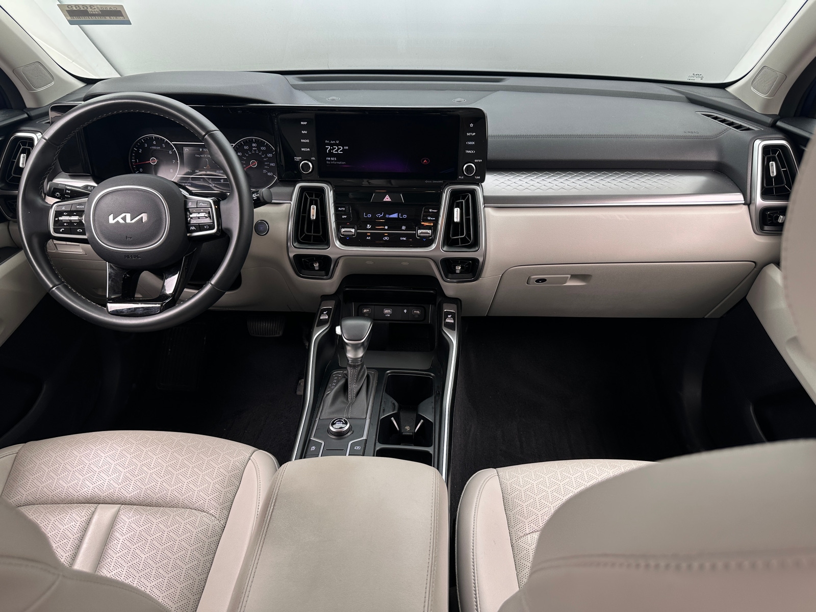 Thumbnail: 2023 Kia Sorento - 2