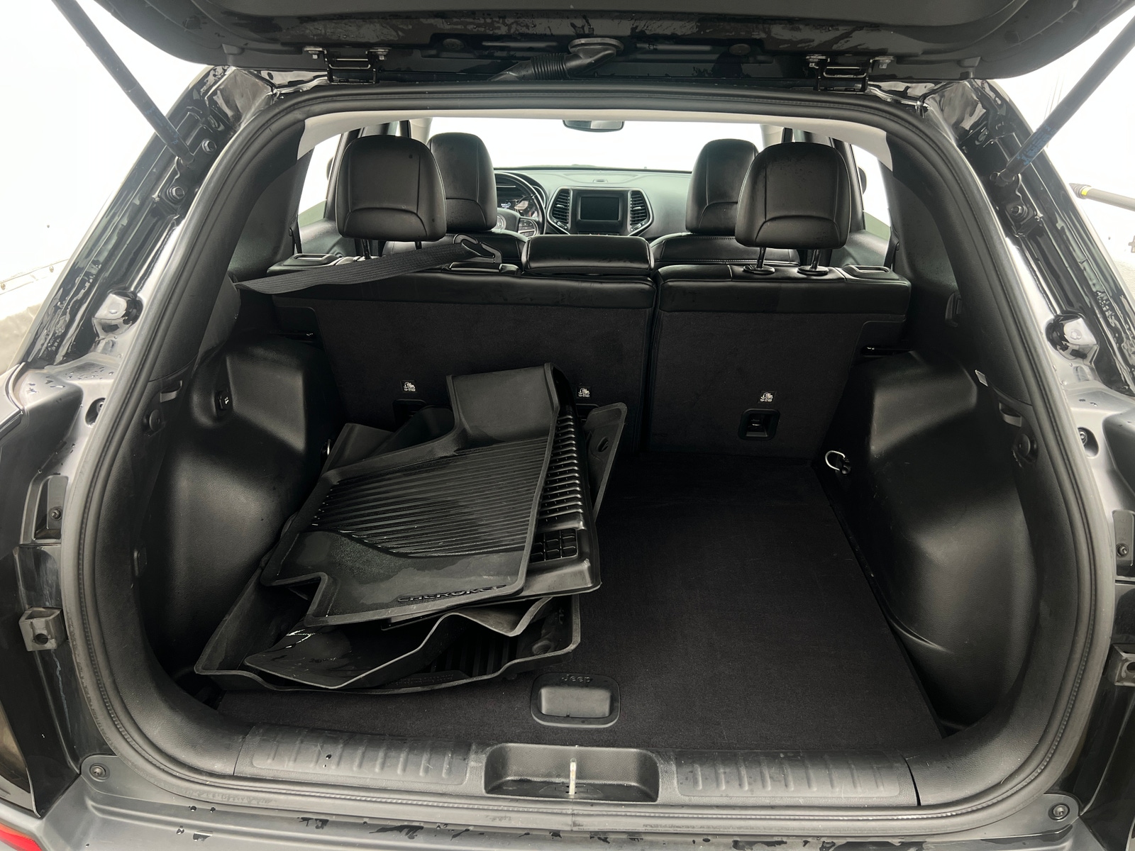 Thumbnail: 2021 Jeep Cherokee - 7