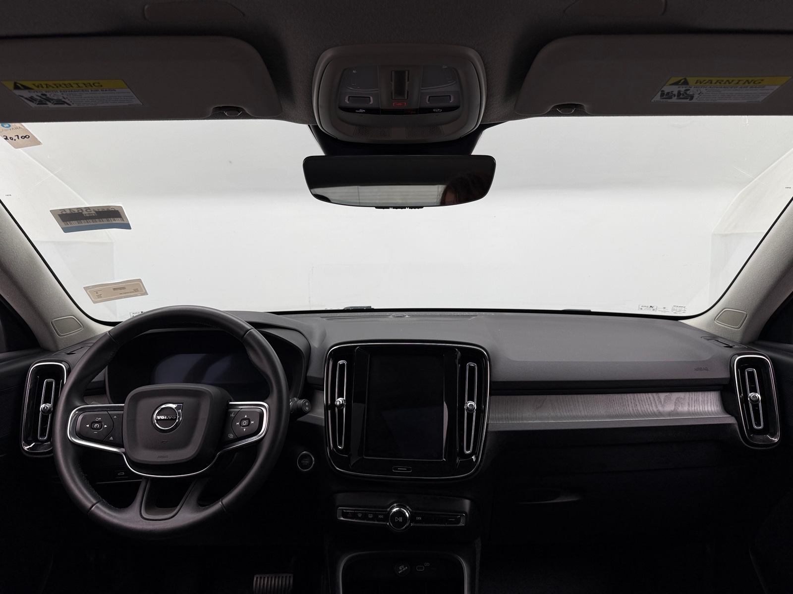 Thumbnail: 2025 Volvo XC40 - 2